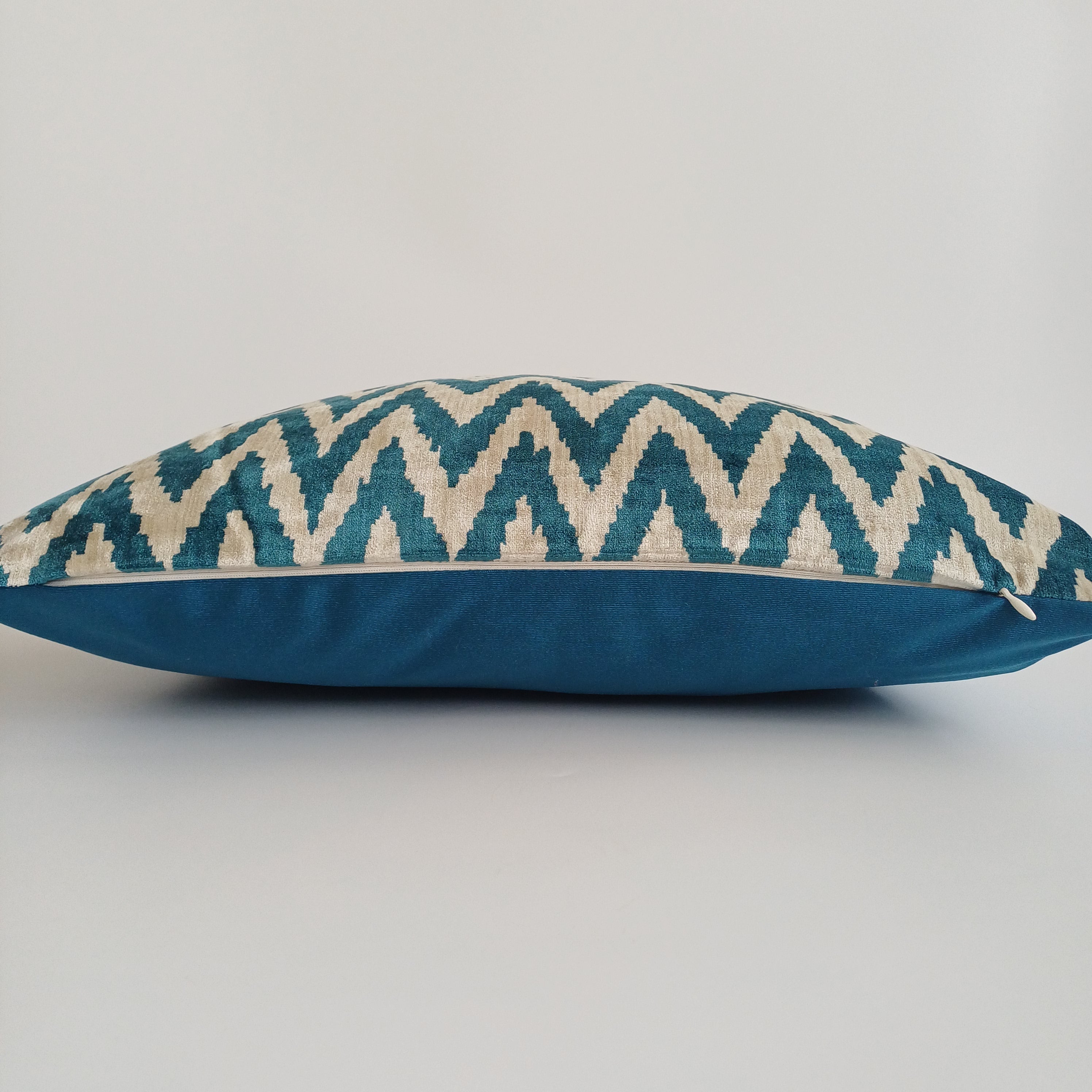 Turquoise Flame Velvet Cushion Cover 20''x20'' / 50x50 CM