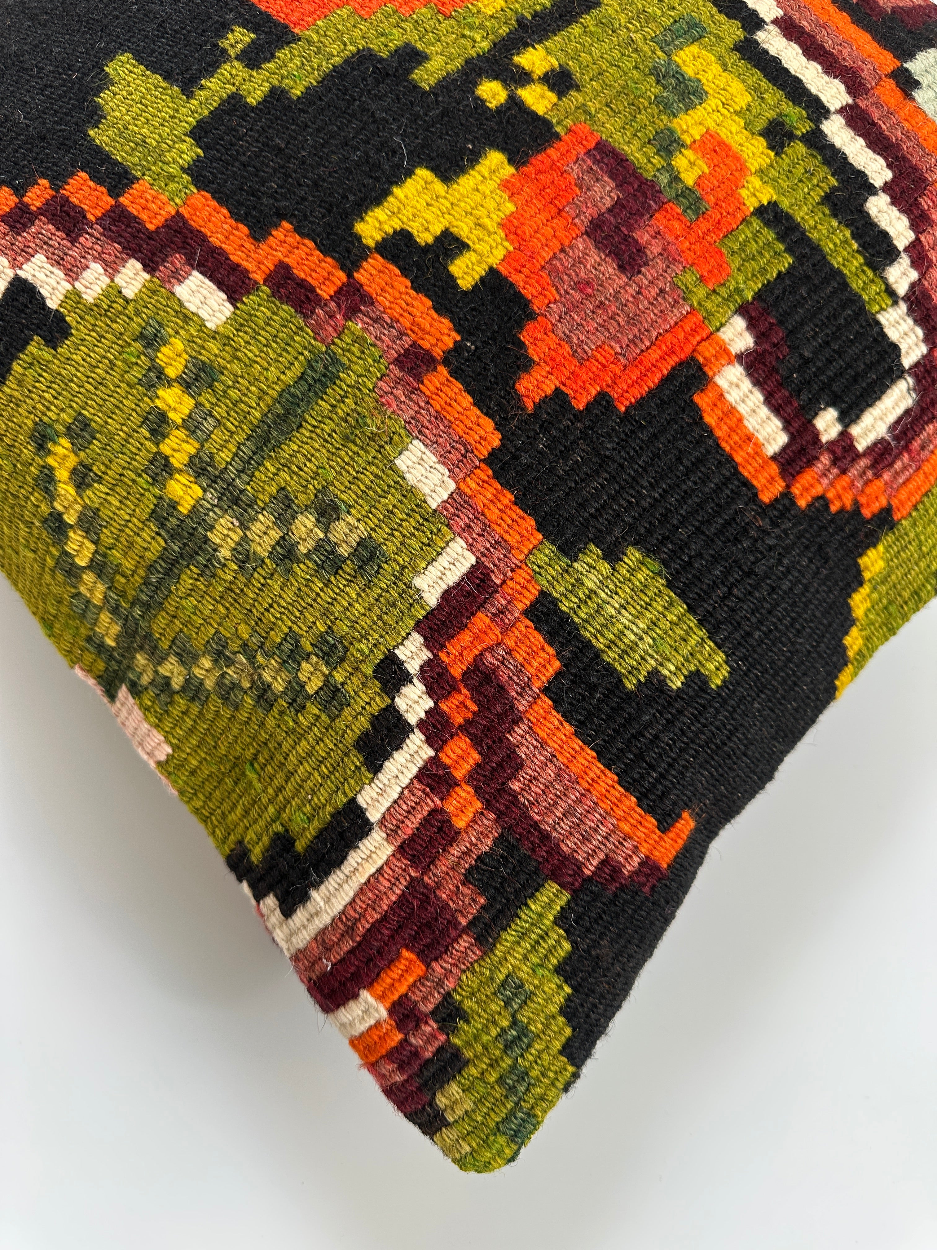 Handmade Floral Turkish Rug Cushion Cover 16''x16'' / 40x40 CM