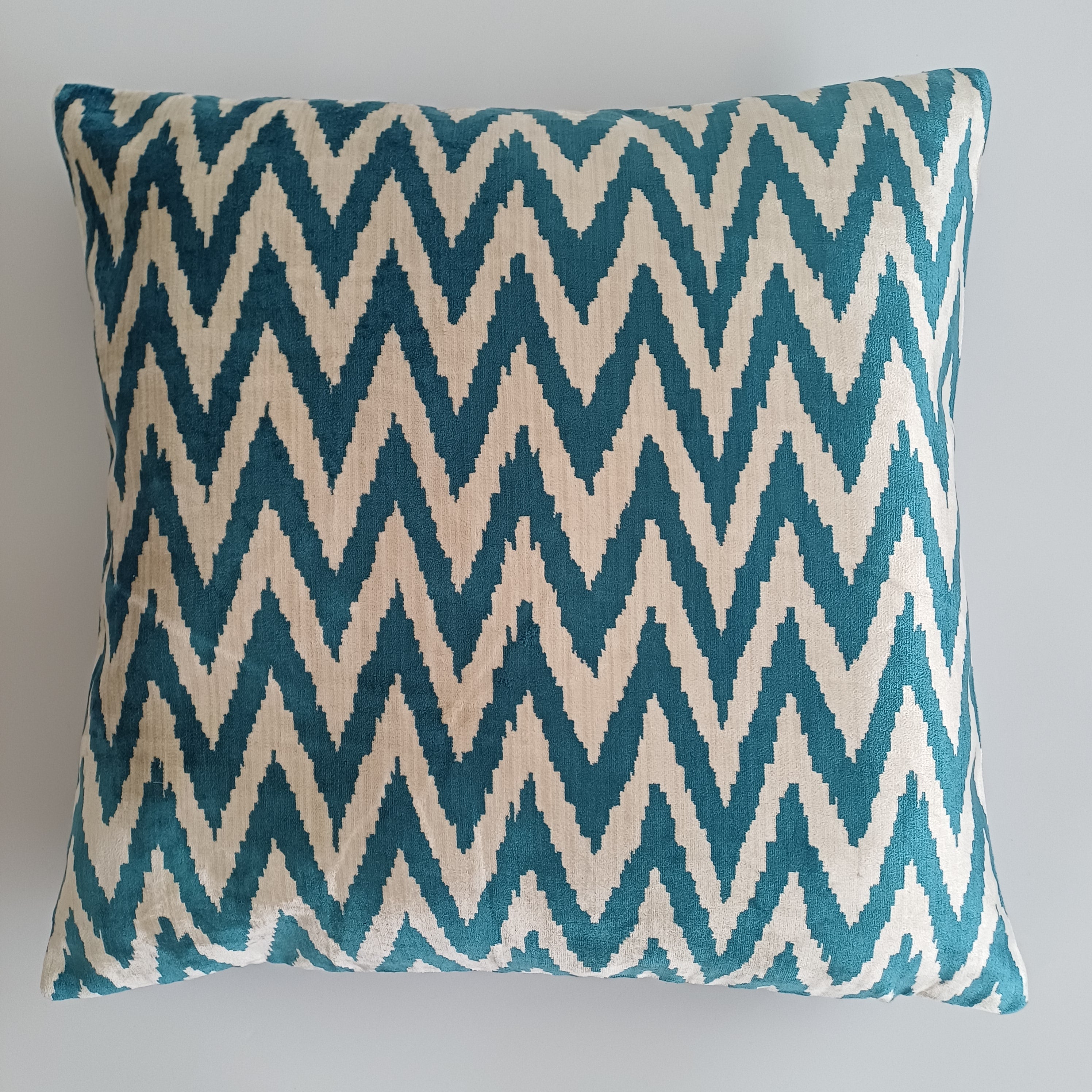 Turquoise Flame Velvet Cushion Cover 20''x20'' / 50x50 CM