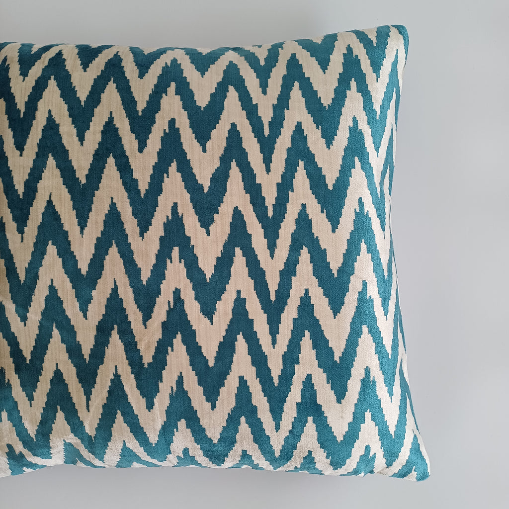Turquoise Flame Velvet Cushion Cover 20''x20'' / 50x50 CM