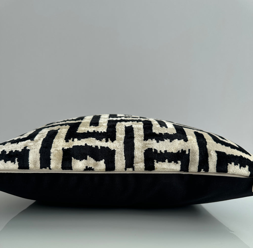 Black Silk Velvet Cushion Cover 16''x16'' / 40x40 CM