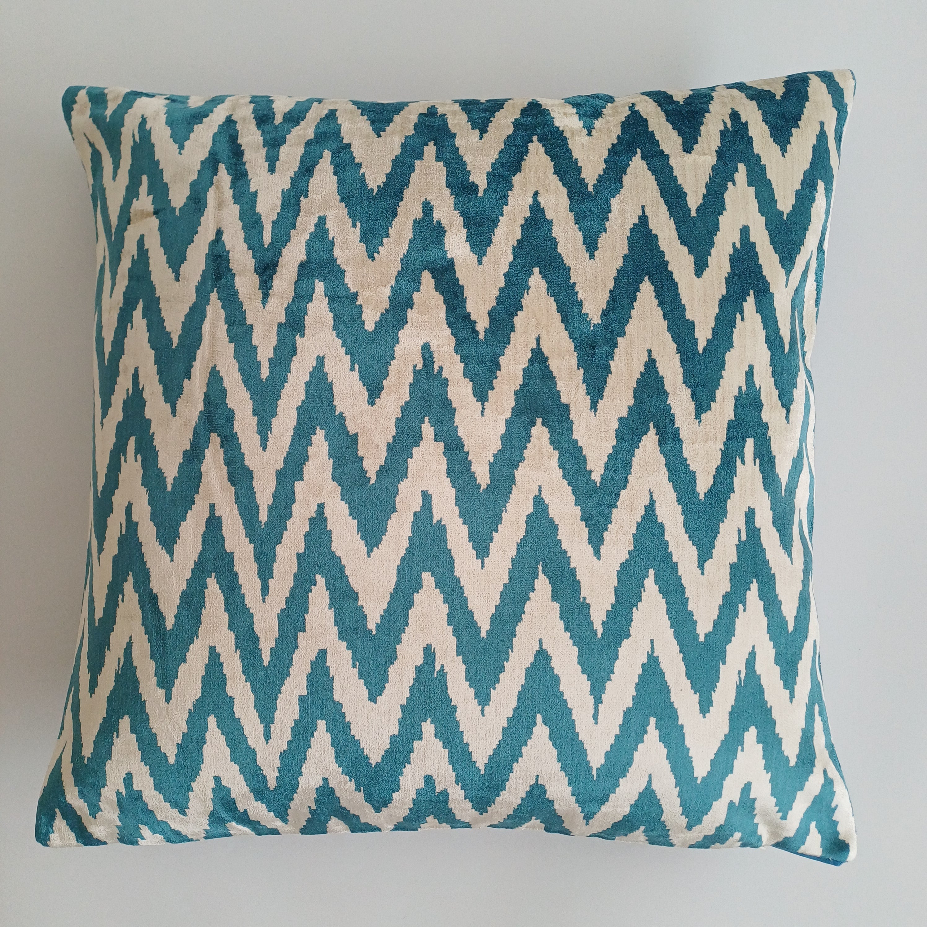 Turquoise Flame Velvet Cushion Cover 20''x20'' / 50x50 CM
