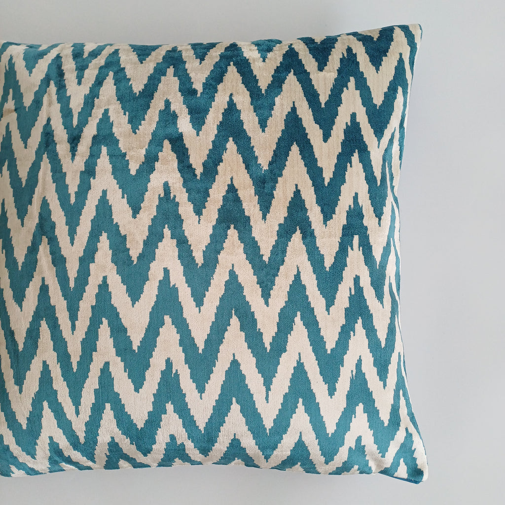 Turquoise Flame Velvet Cushion Cover 20''x20'' / 50x50 CM