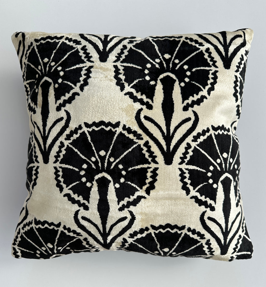 Black Carnations Velvet Cushion Cover 16''x16'' / 40x40 CM