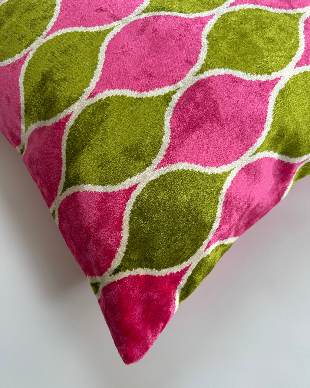Pink Ogival Velvet Cushion Cover 16''x16'' / 40x40 CM