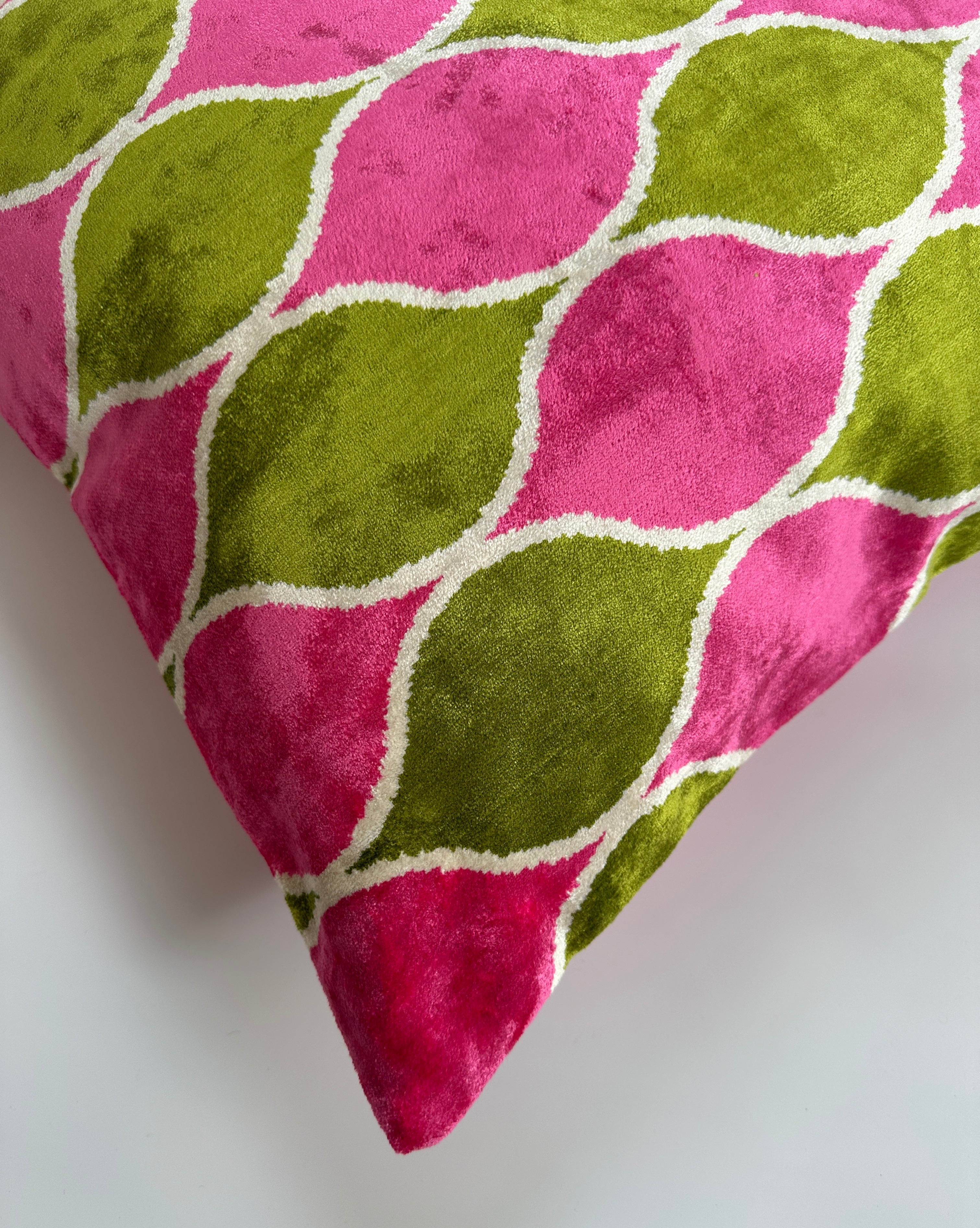 Pink Ogival Velvet Cushion Cover 16''x16'' / 40x40 CM