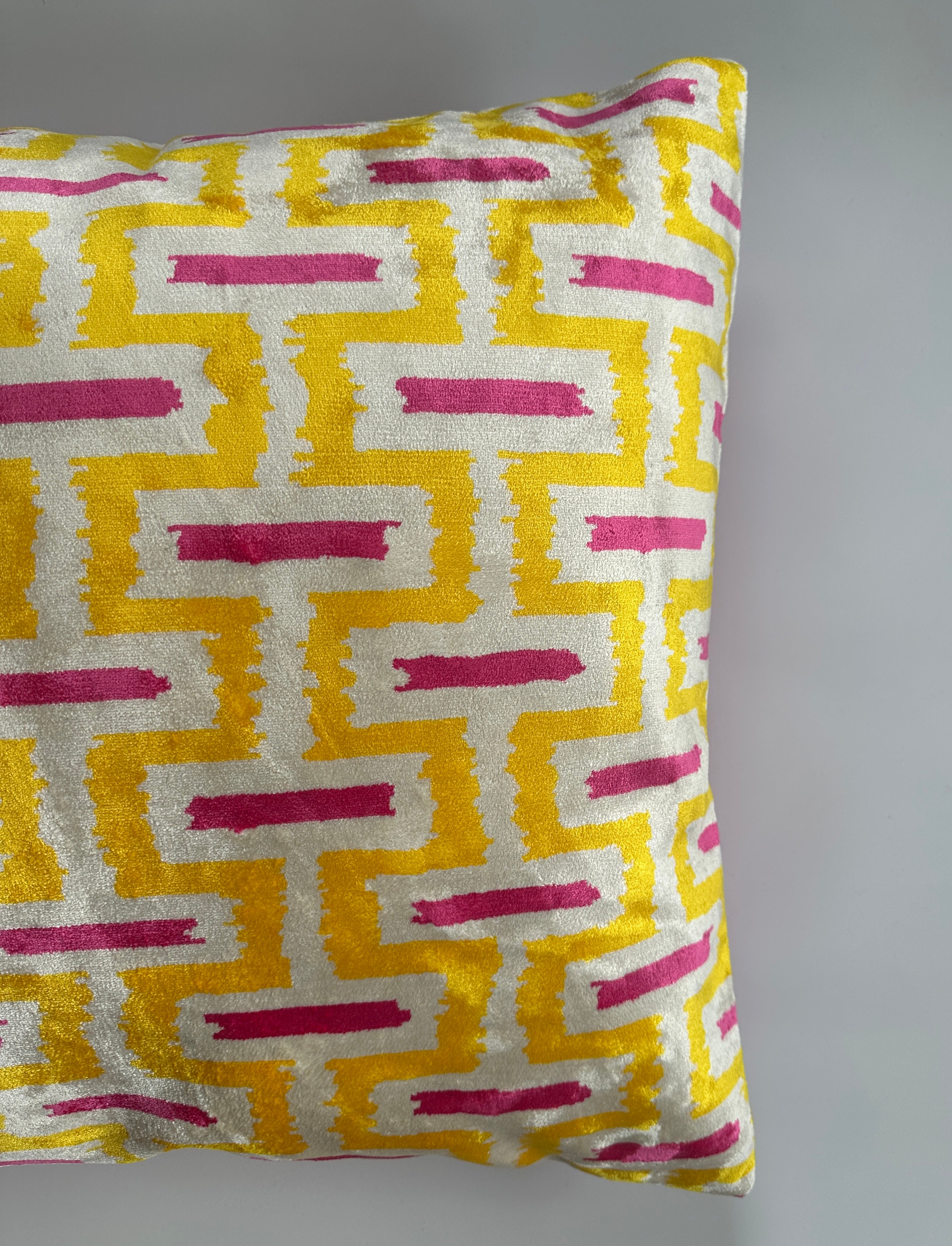Yellow Abstract Velvet Cushion Cover 20''x20'' / 50x50 CM