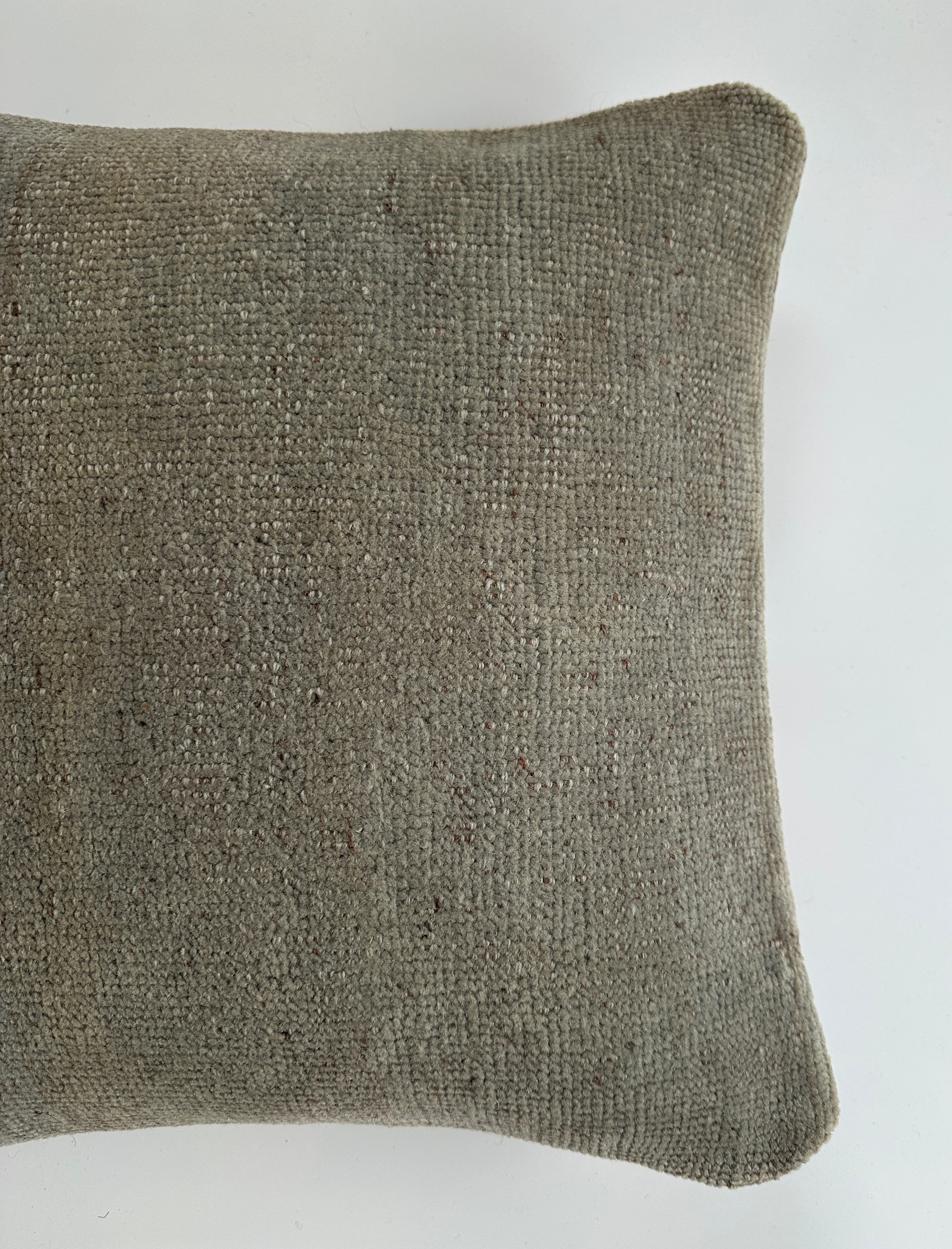 Handmade Textured Grey Turkish Rug Cushion Cover 16''x16'' / 41x41 CM