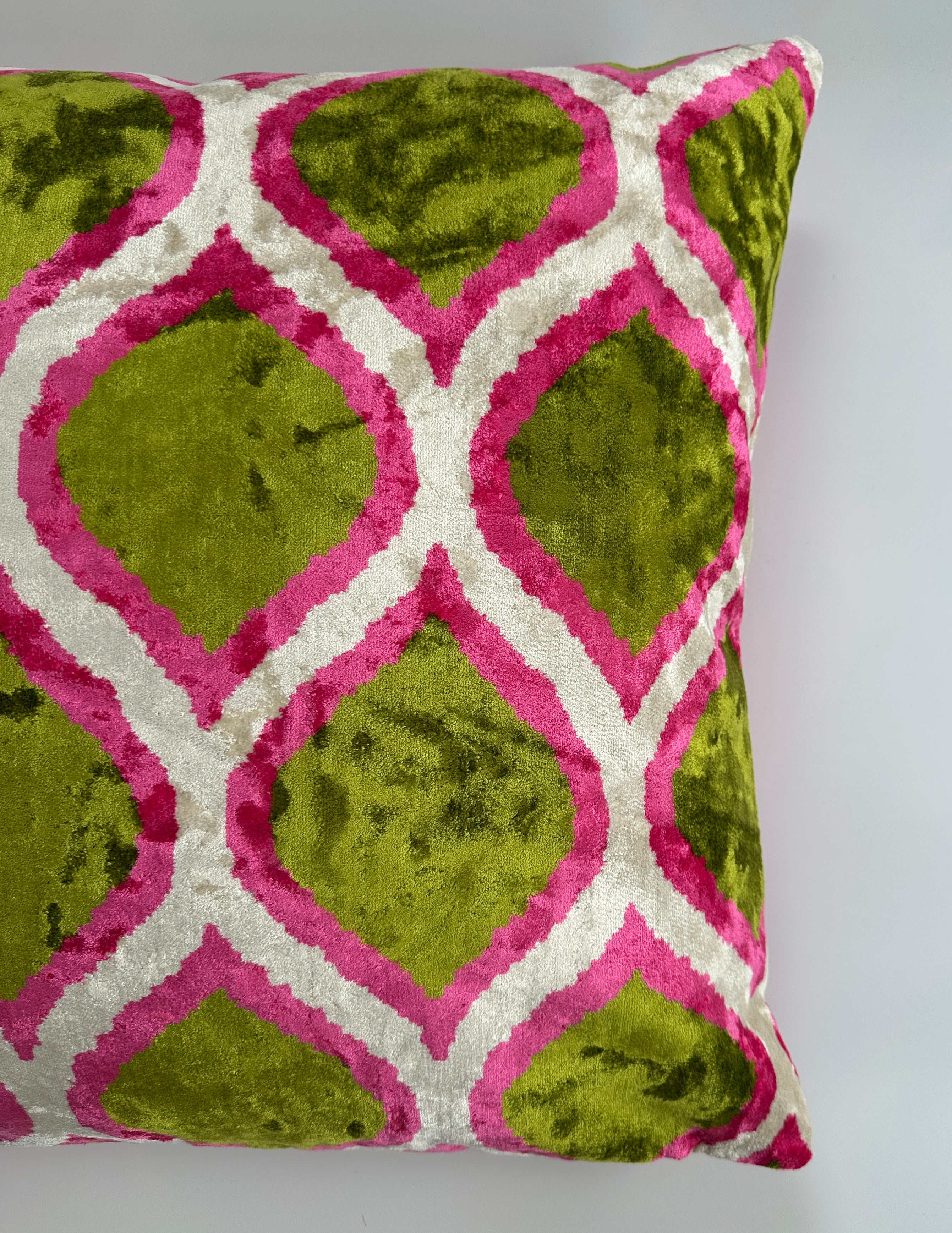 Pink Ogival Velvet Cushion Cover 16''x16'' / 40x40 CM