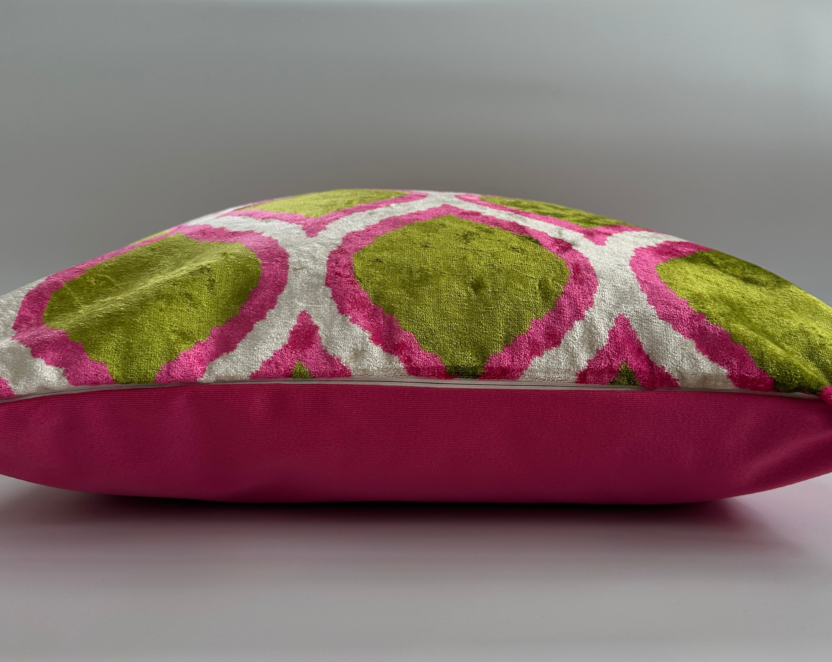 Pink Ogival Velvet Cushion Cover 16''x16'' / 40x40 CM