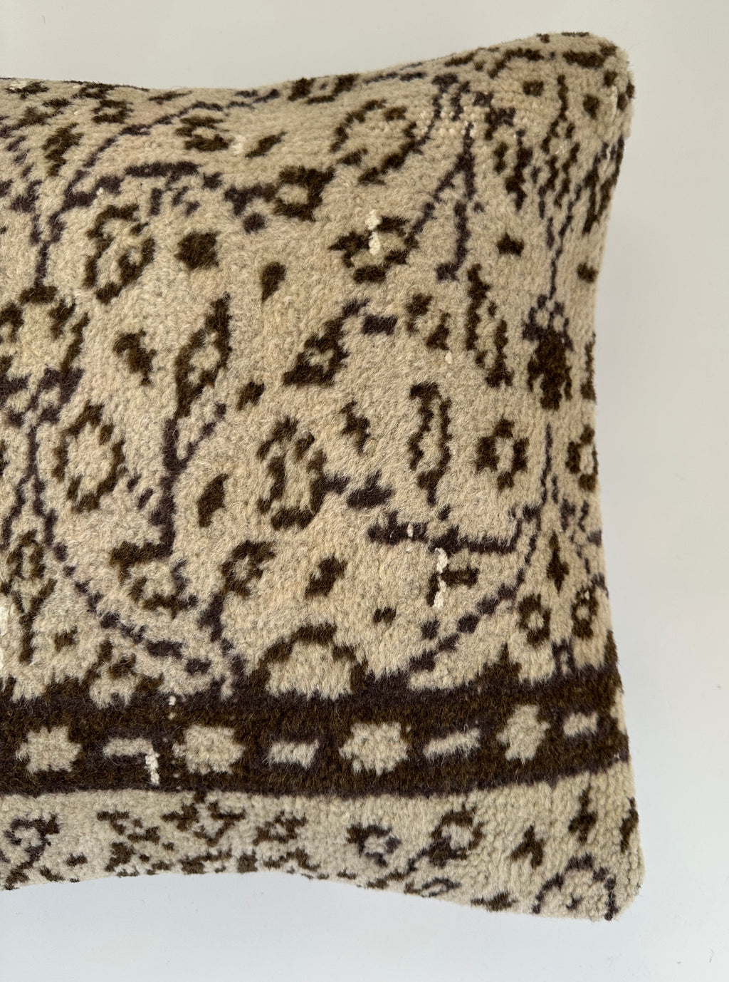 Carpet Cushion Cover 16''x16'' / 41x40 CM