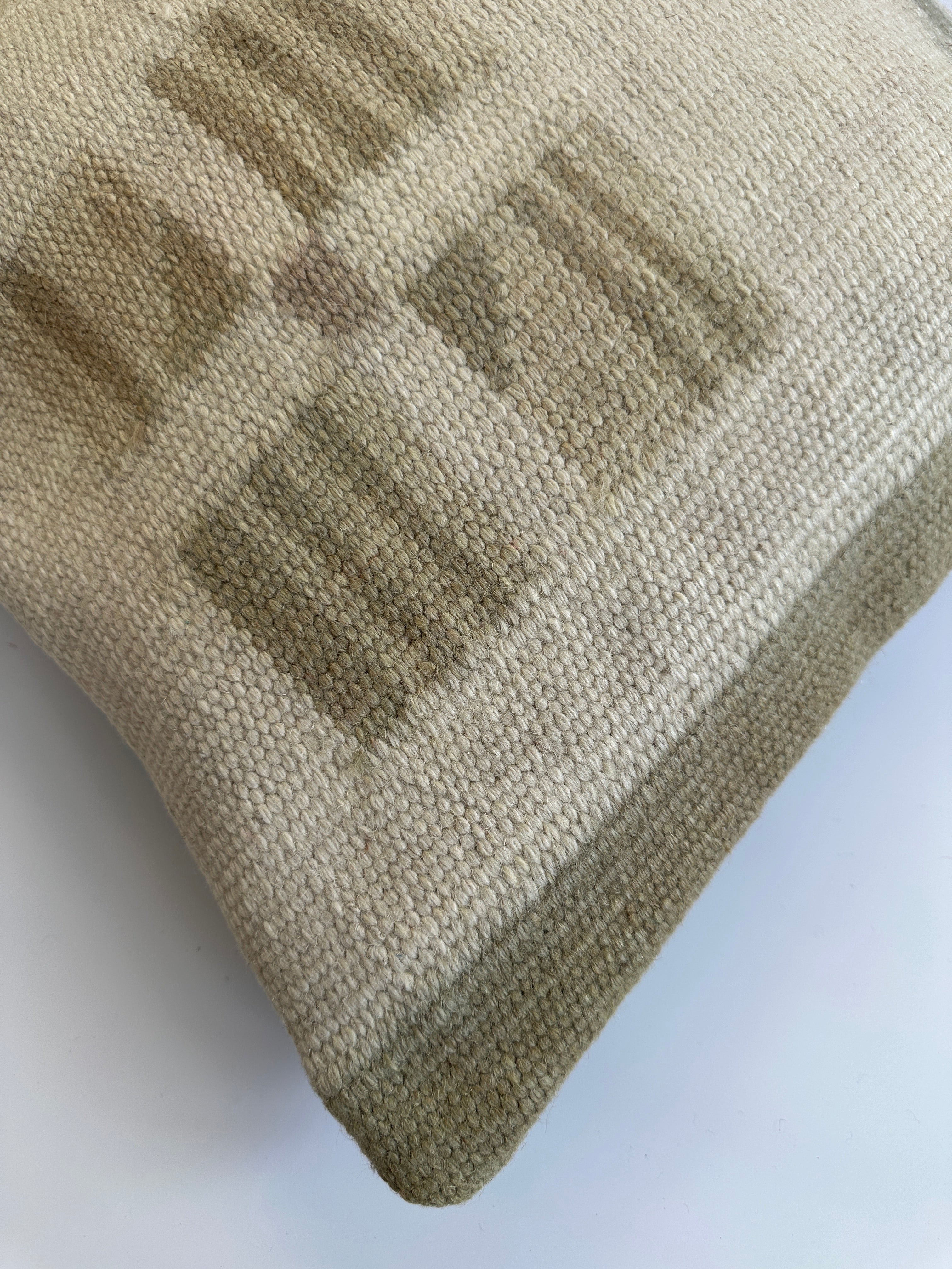 Handmade Textured Cream Turkish Rug Cushion Cover 18''x18'' / 44x43 CM