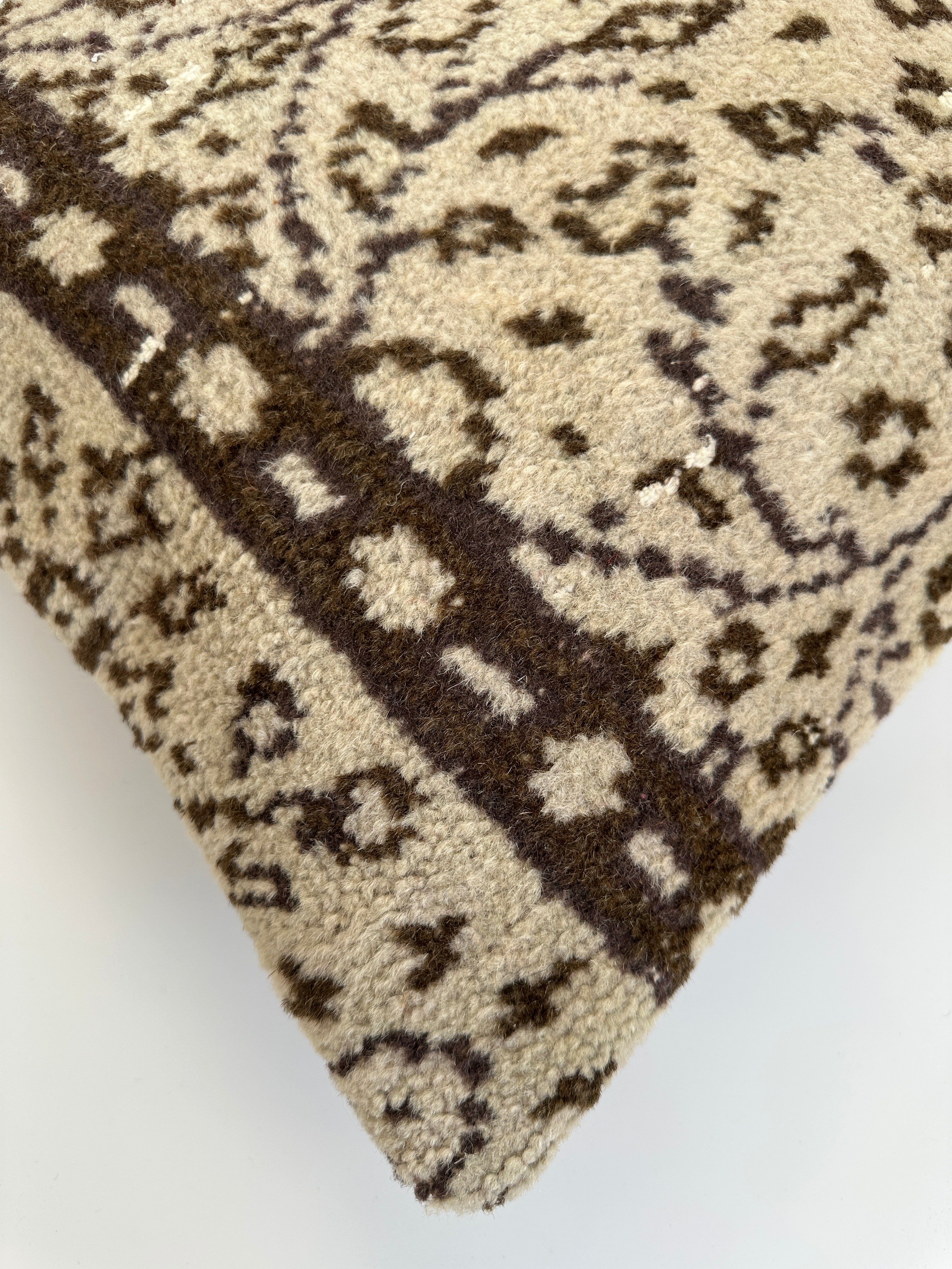 Carpet Cushion Cover 16''x16'' / 41x40 CM