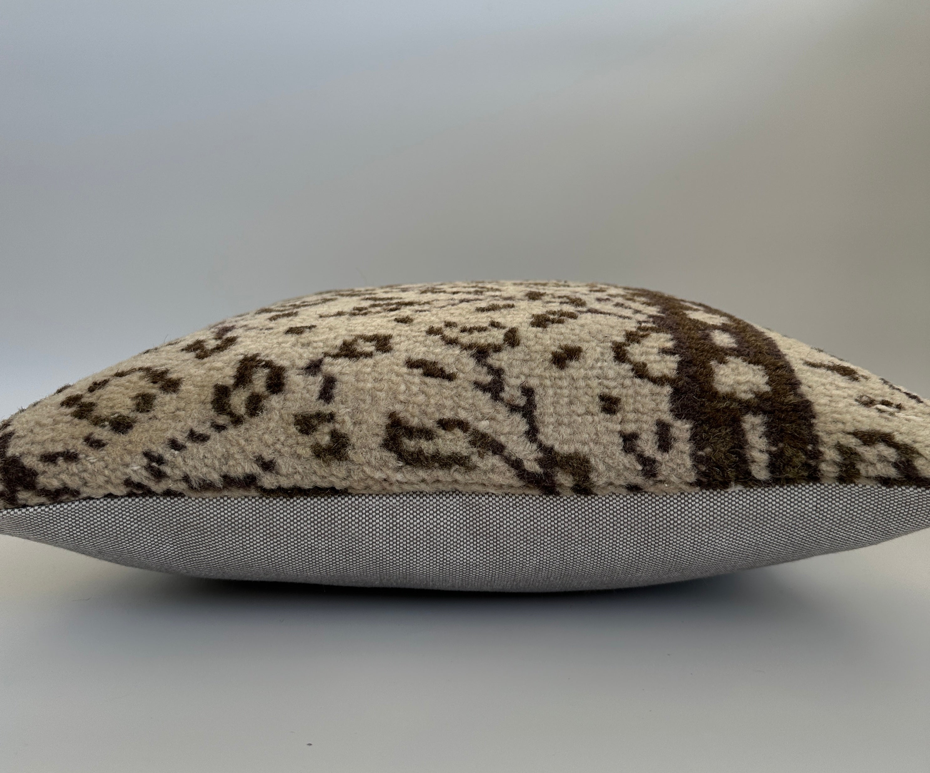 Carpet Cushion Cover 16''x16'' / 41x40 CM