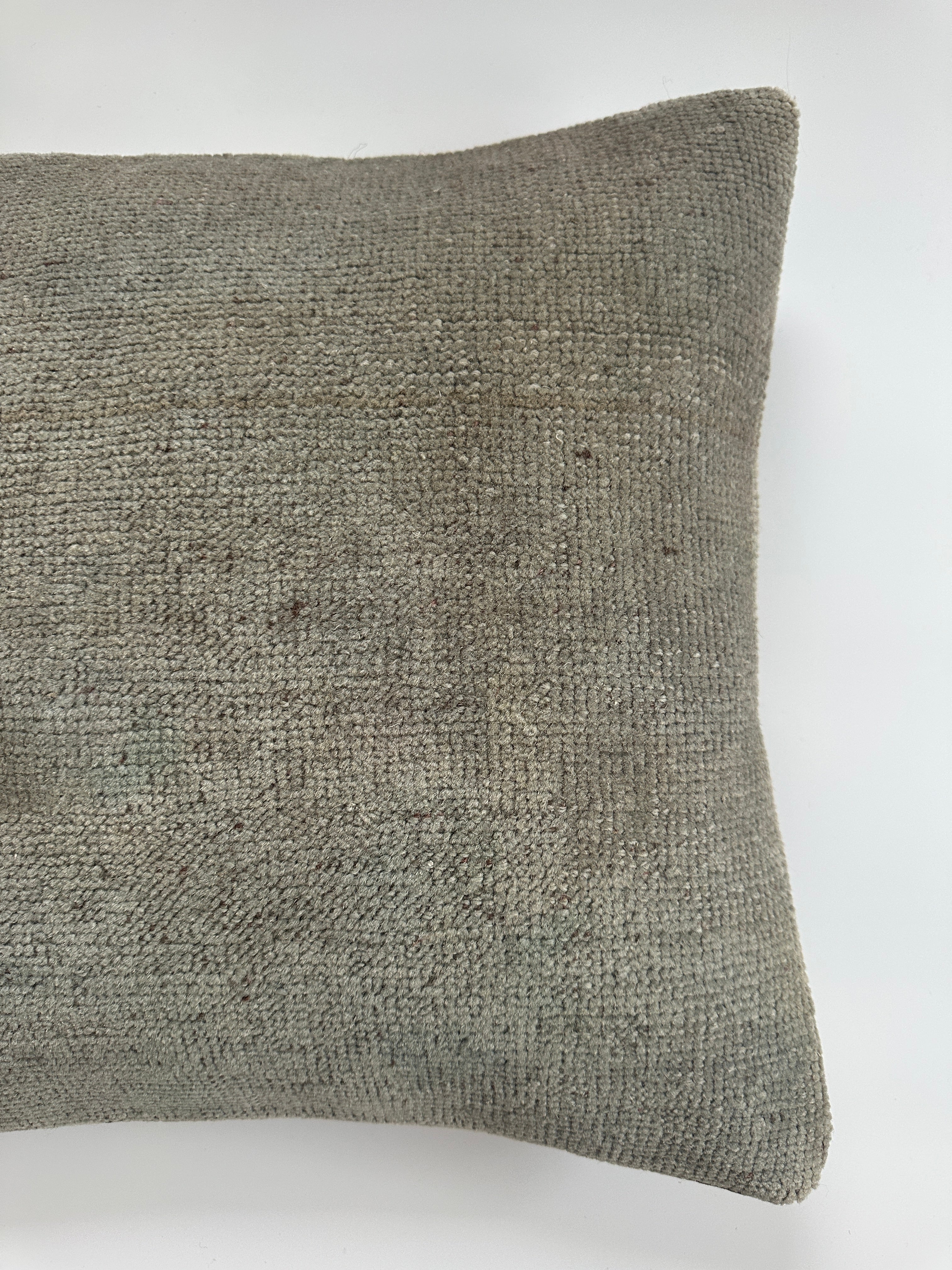 Handmade Textured Grey Turkish Rug Cushion Cover 16''x16'' / 41x41 CM