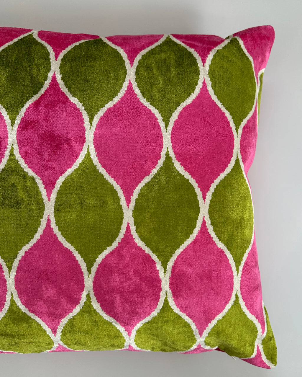 Pink Ogival Velvet Cushion Cover 20''x20'' / 50x50 CM