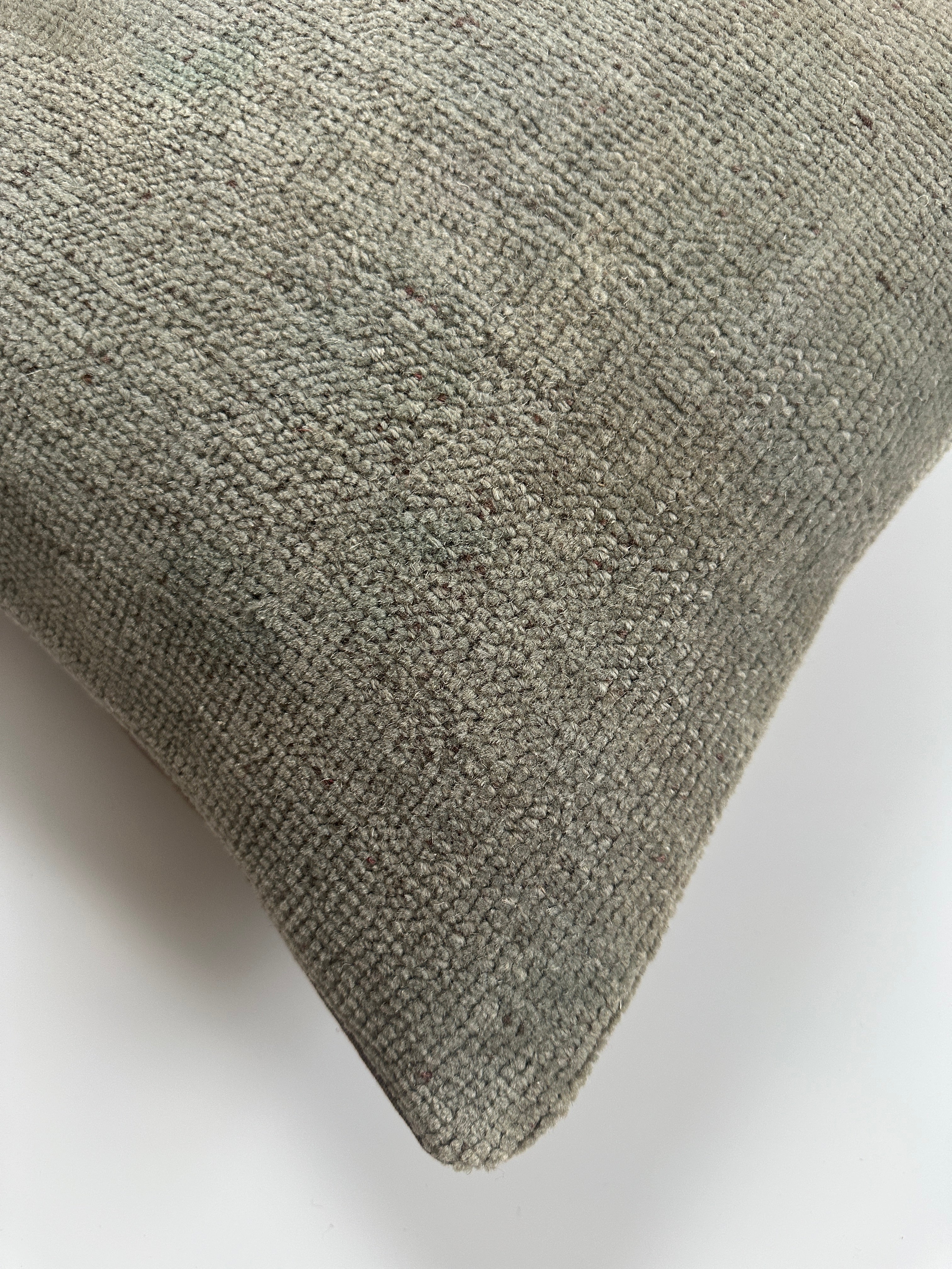 Handmade Textured Grey Turkish Rug Cushion Cover 16''x16'' / 41x41 CM