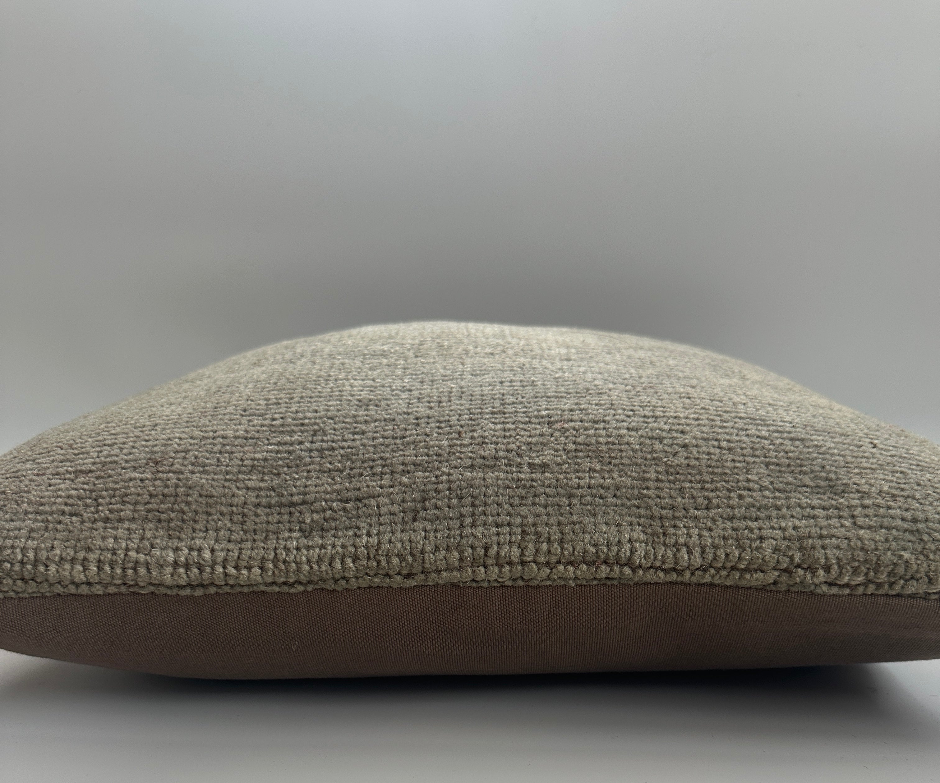 Handmade Textured Grey Turkish Rug Cushion Cover 16''x16'' / 41x41 CM