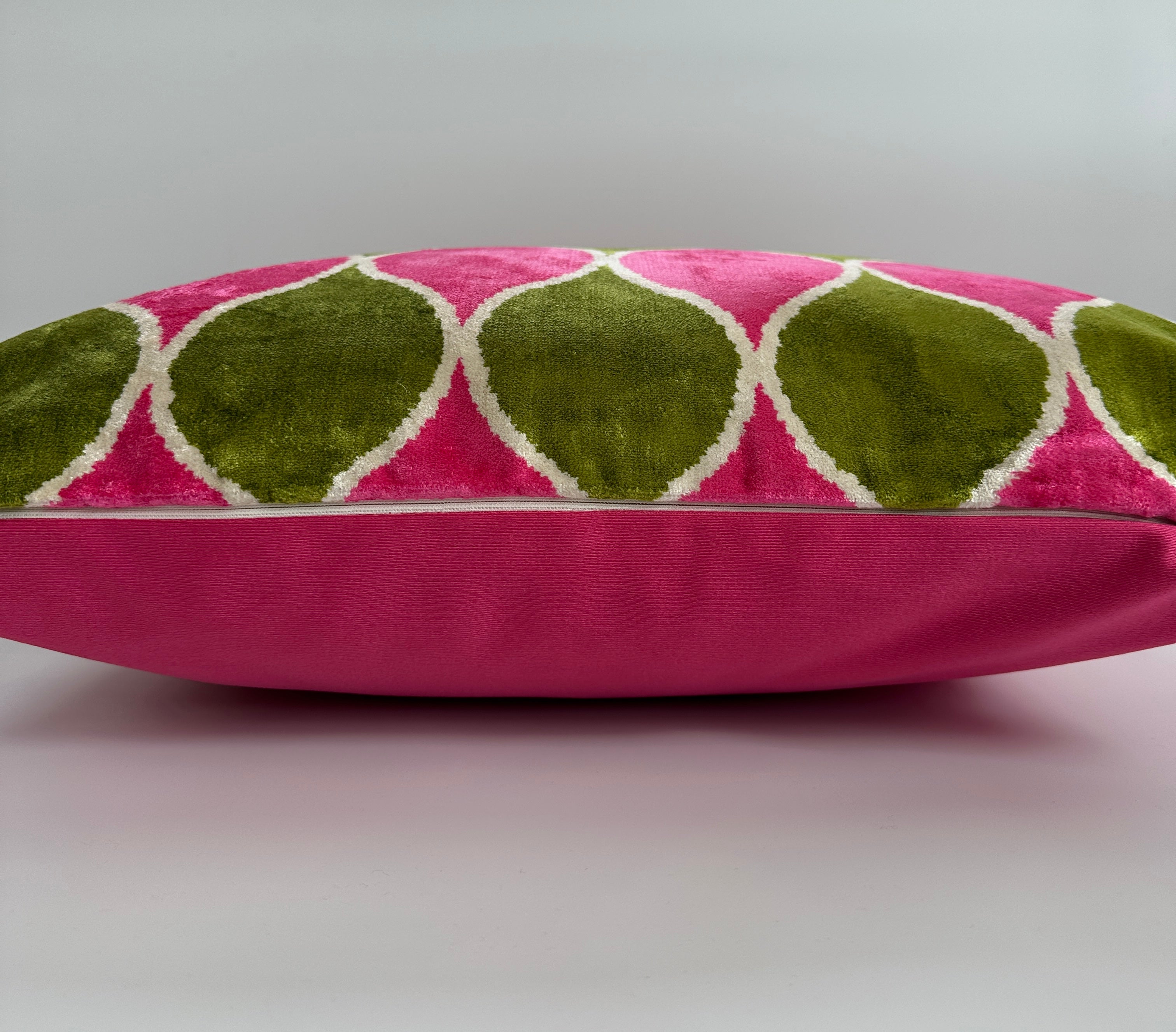 Pink Ogival Velvet Cushion Cover 20''x20'' / 50x50 CM