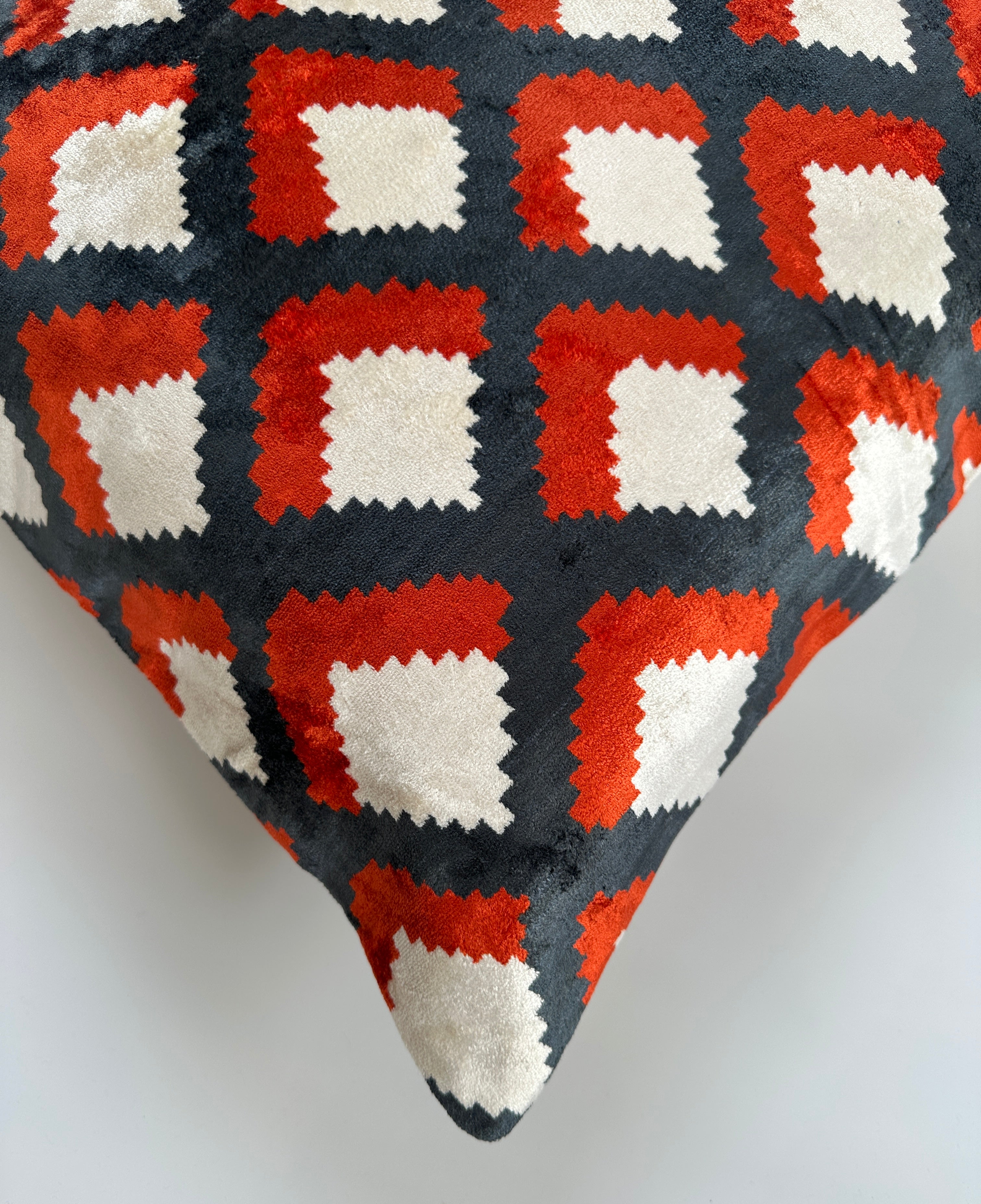 Aztec Diamond Velvet Cushion Cover 20''x20'' / 50x50 CM