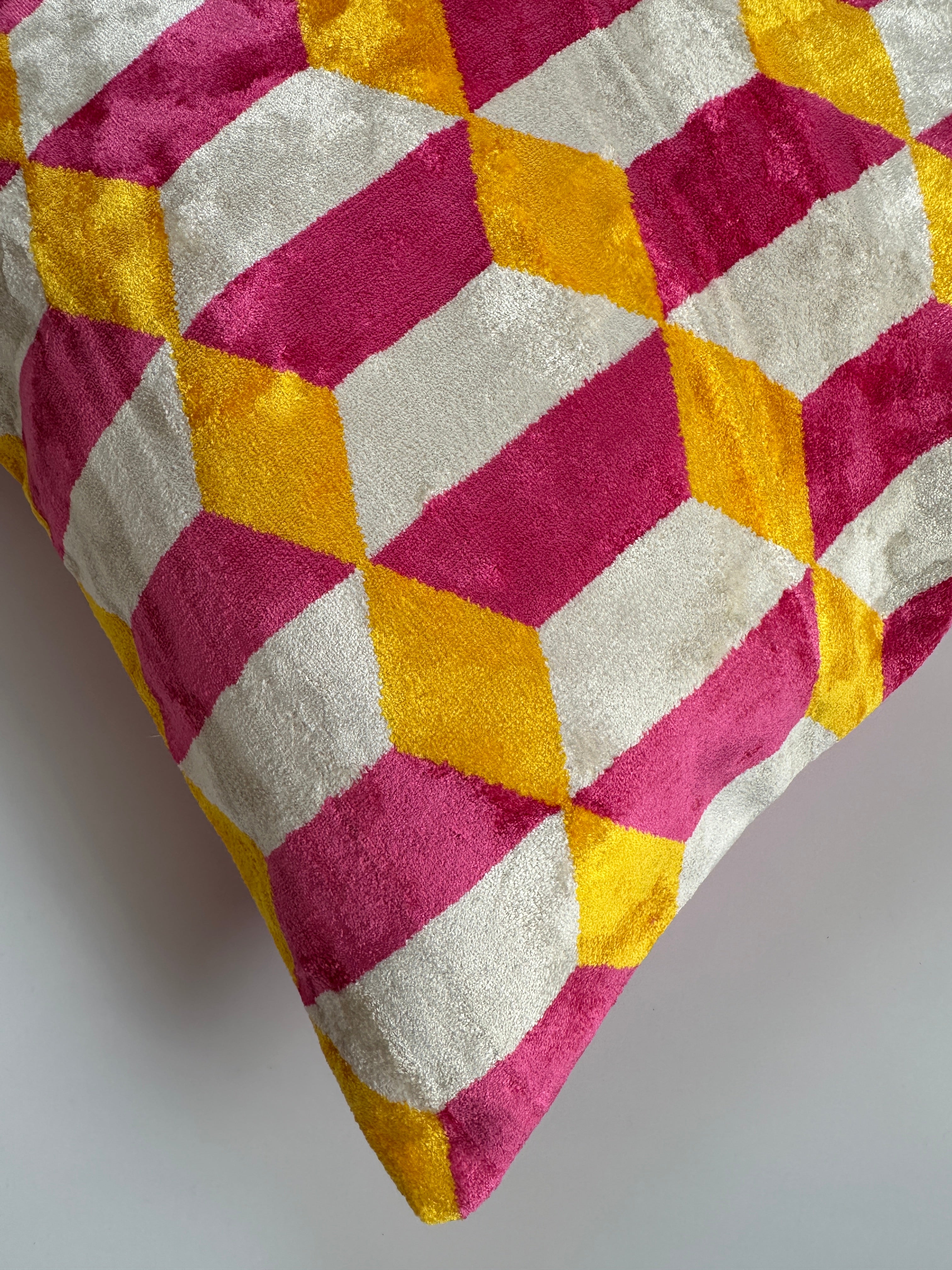 Abstract Silk Velvet Cushion Cover 20''x20'' / 50x50 CM