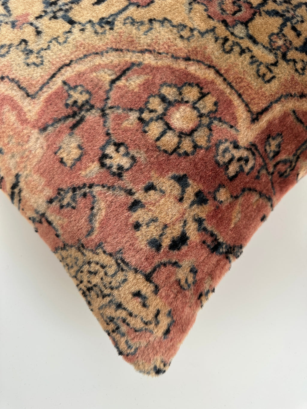 Handmade Floral Carpet Cushion Cover 16''x16'' / 40x39 CM