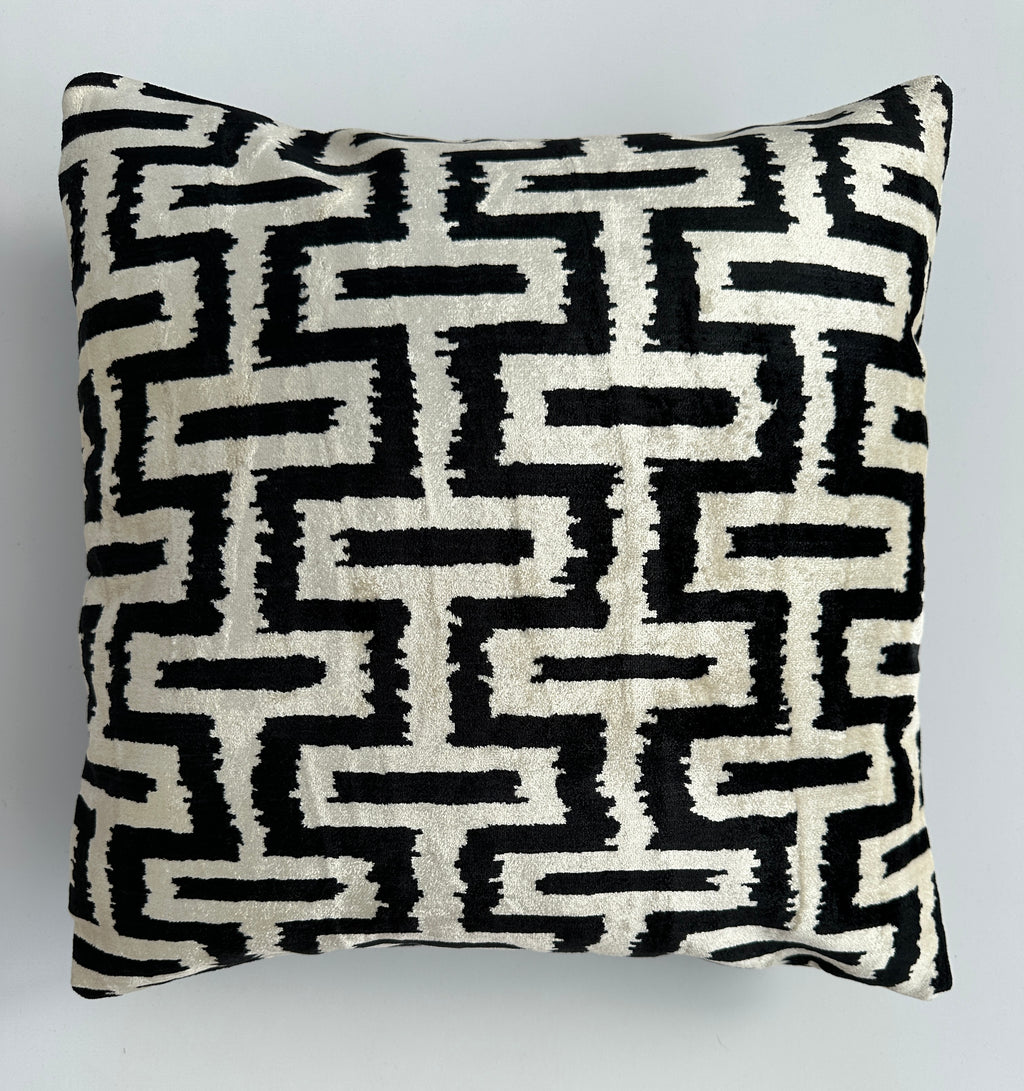 Black Silk Velvet Cushion Cover 20''x20'' / 50x50 CM