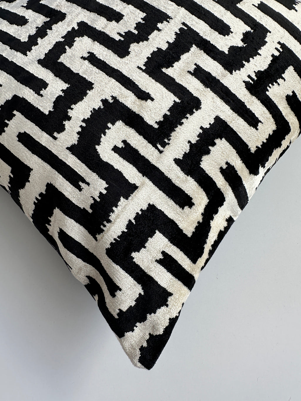 Black Silk Velvet Cushion Cover 20''x20'' / 50x50 CM