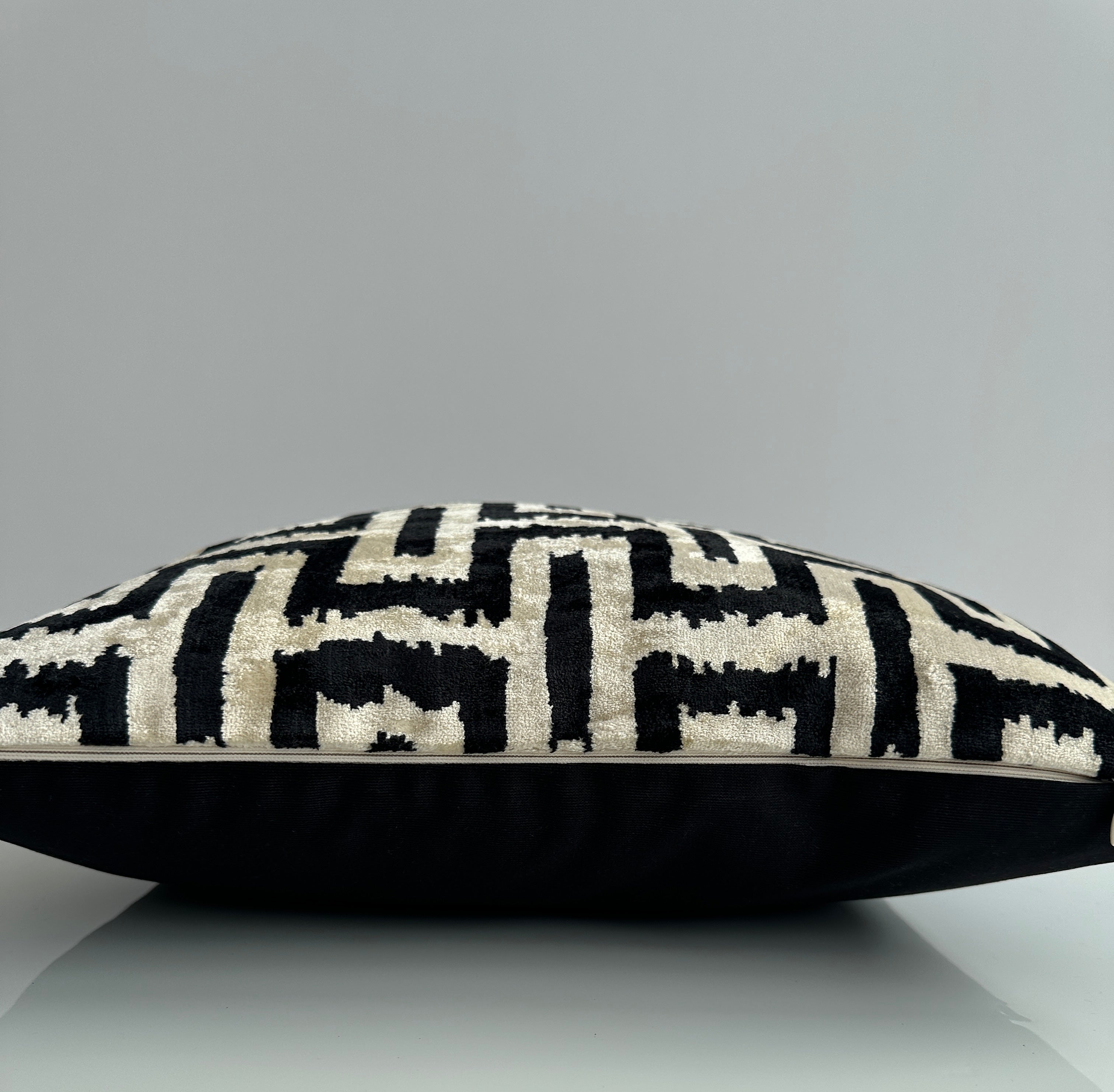 Black Silk Velvet Cushion Cover 20''x20'' / 50x50 CM
