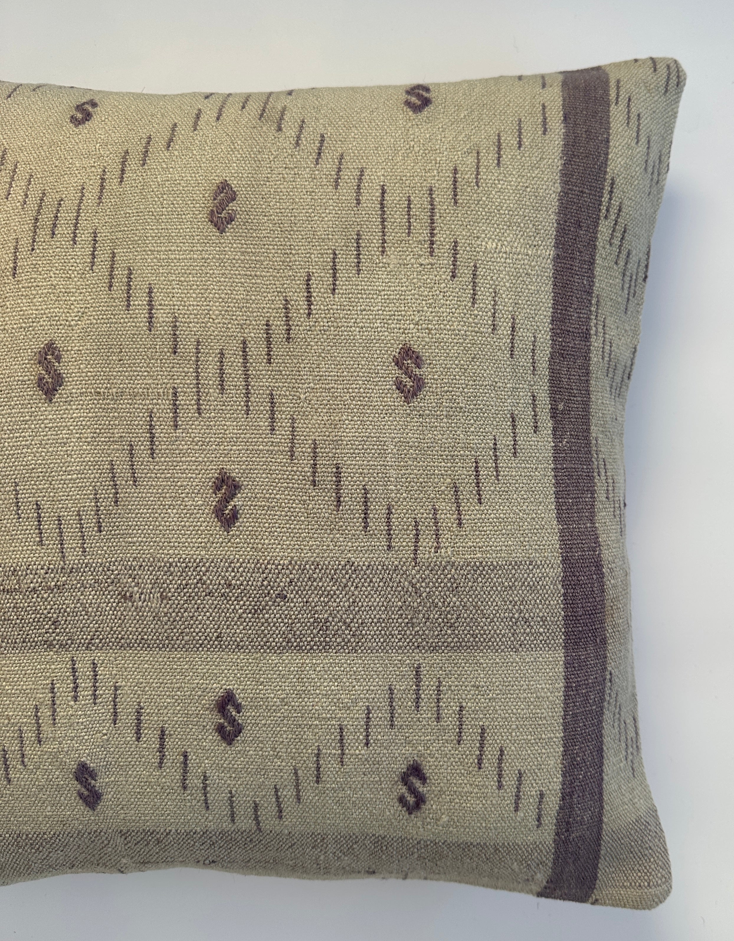 Handmade Cushion Cover 16''x16'' / 40x39 CM