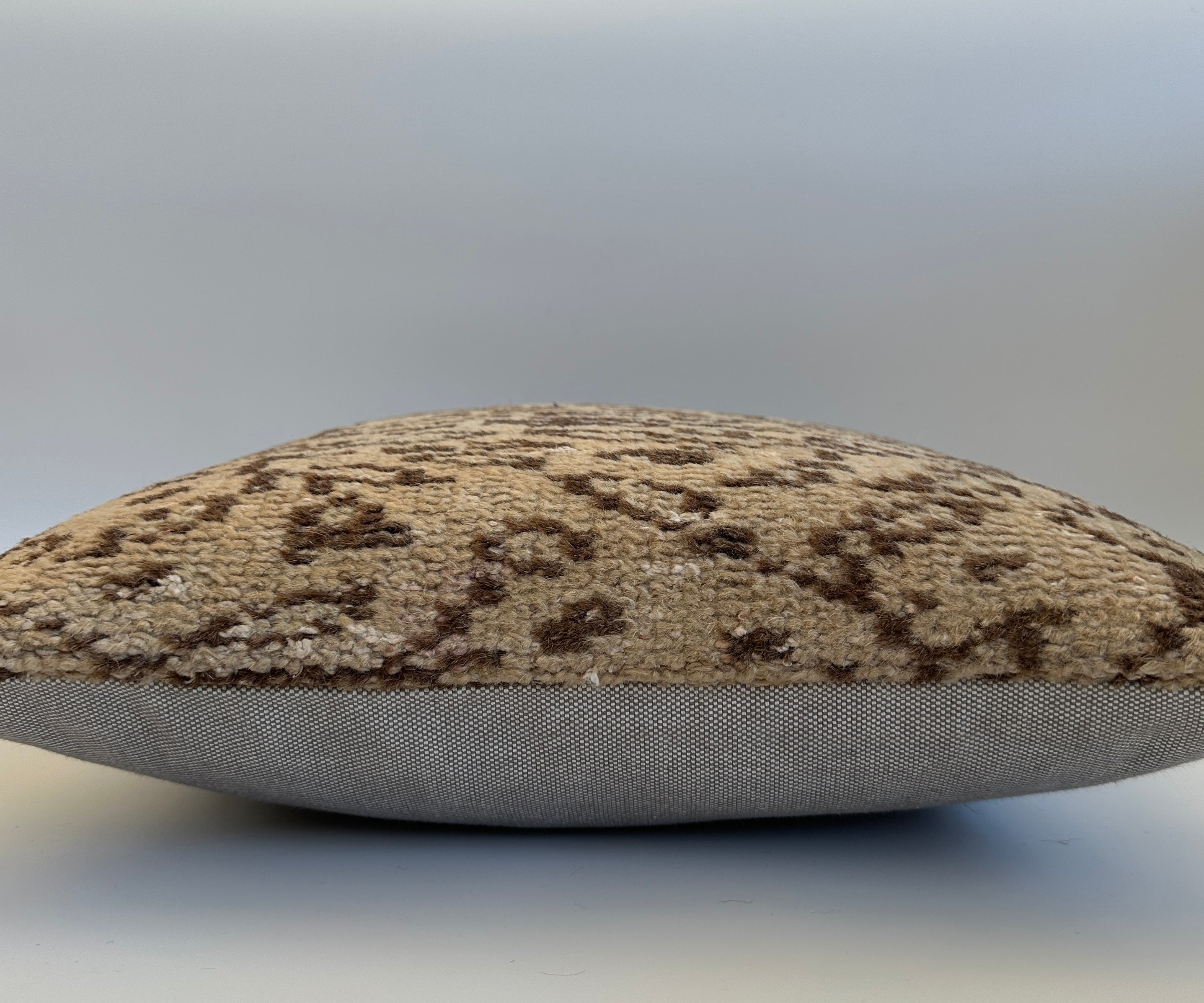 Handmade Beige Floral Rug Cushion Cover 16''x16'' / 40x40 CM