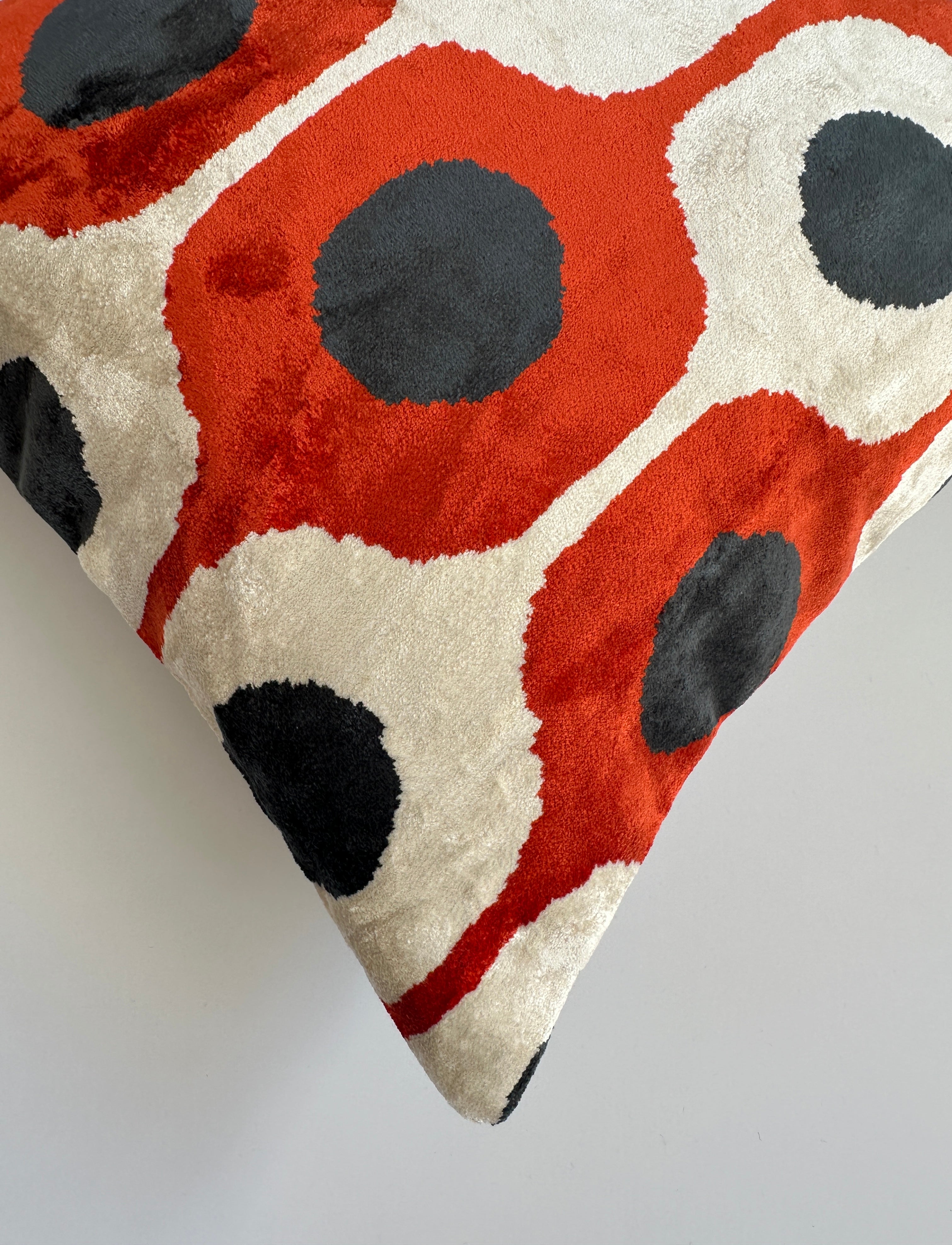 Red Ogival Silk Velvet Cushion Cover 16''x16'' / 40x40 CM