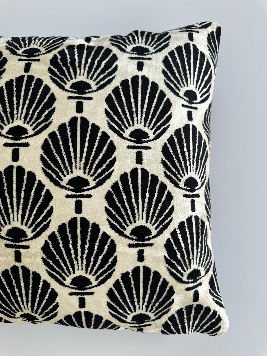 Black Chrysanthemum Silk Velvet Cushion Cover 16''x16'' / 40x40 CM