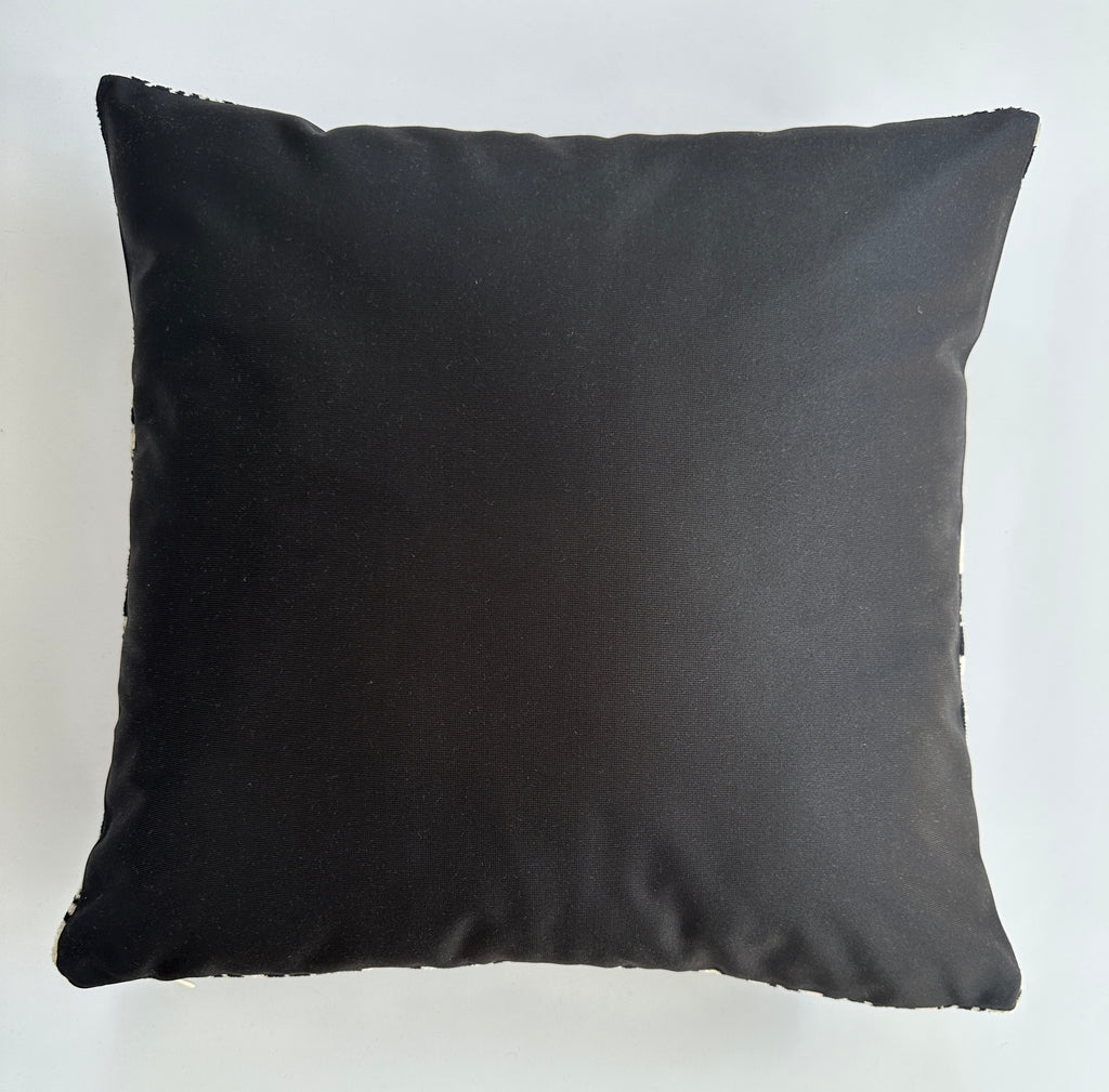Black Chrysanthemum Silk Velvet Cushion Cover 16''x16'' / 40x40 CM