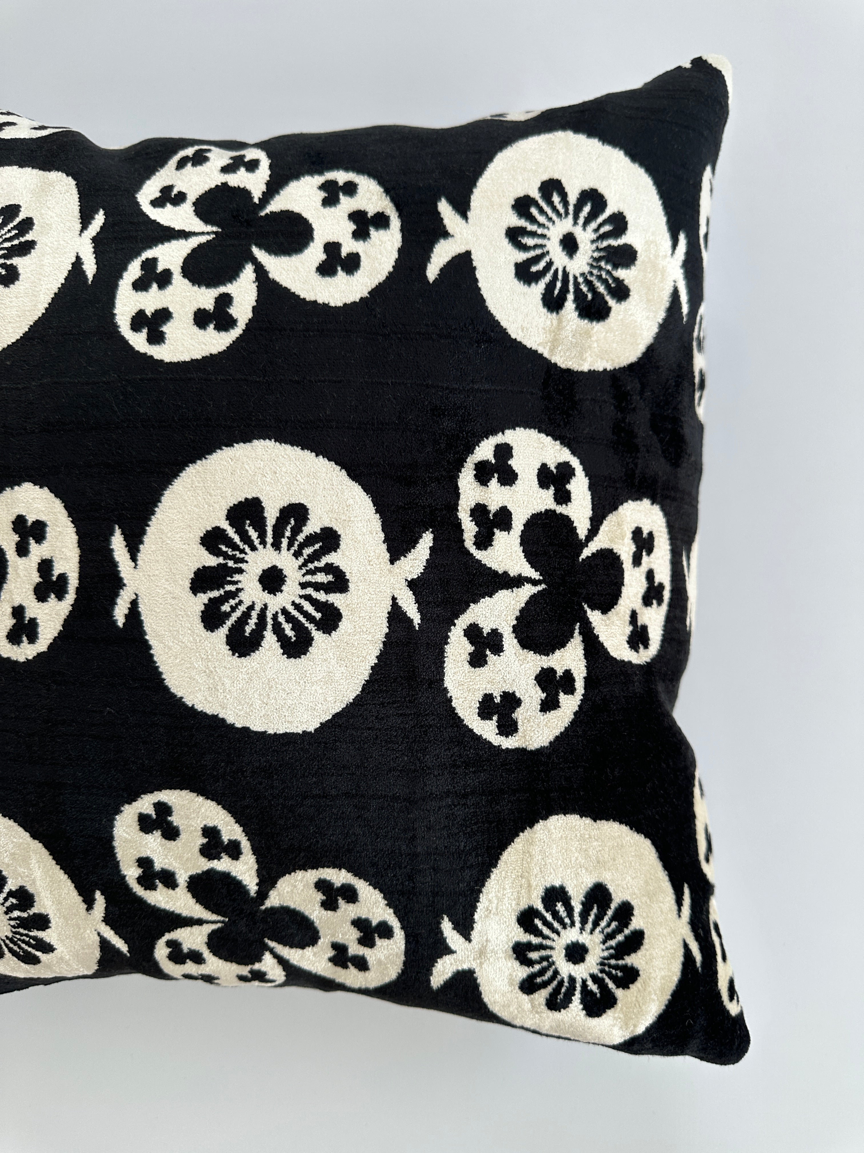 Black Pomegranate Velvet Cushion Cover 20''x20'' / 50x50 CM