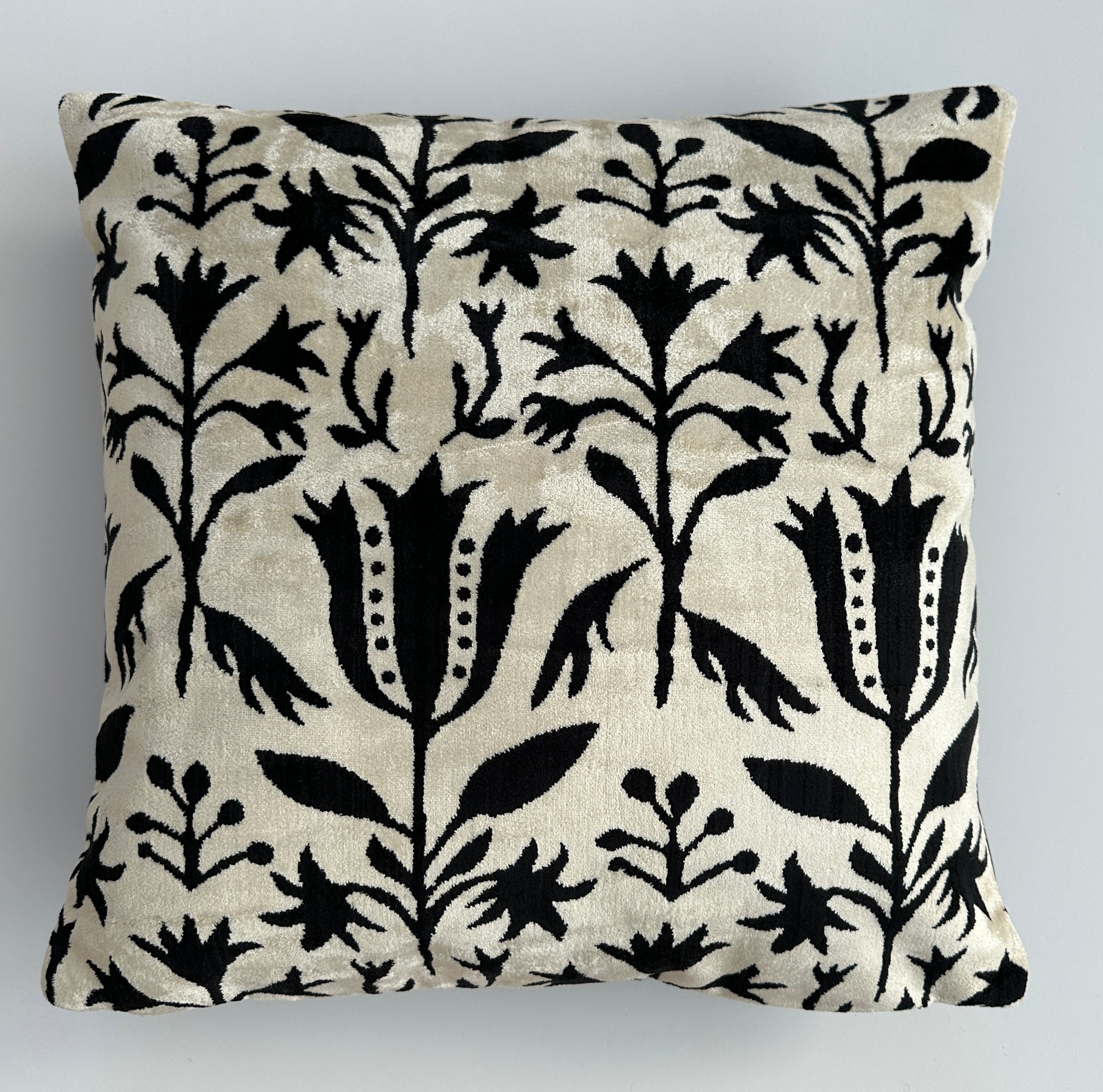 Black Tulip Silk Velvet Cushion Cover 16''x16'' / 40x40 CM