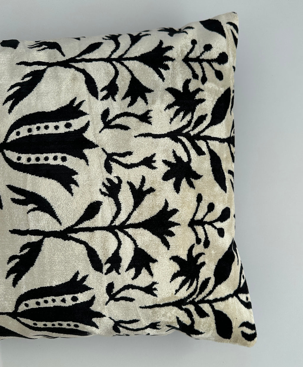 Black Tulip Silk Velvet Cushion Cover 16''x16'' / 40x40 CM