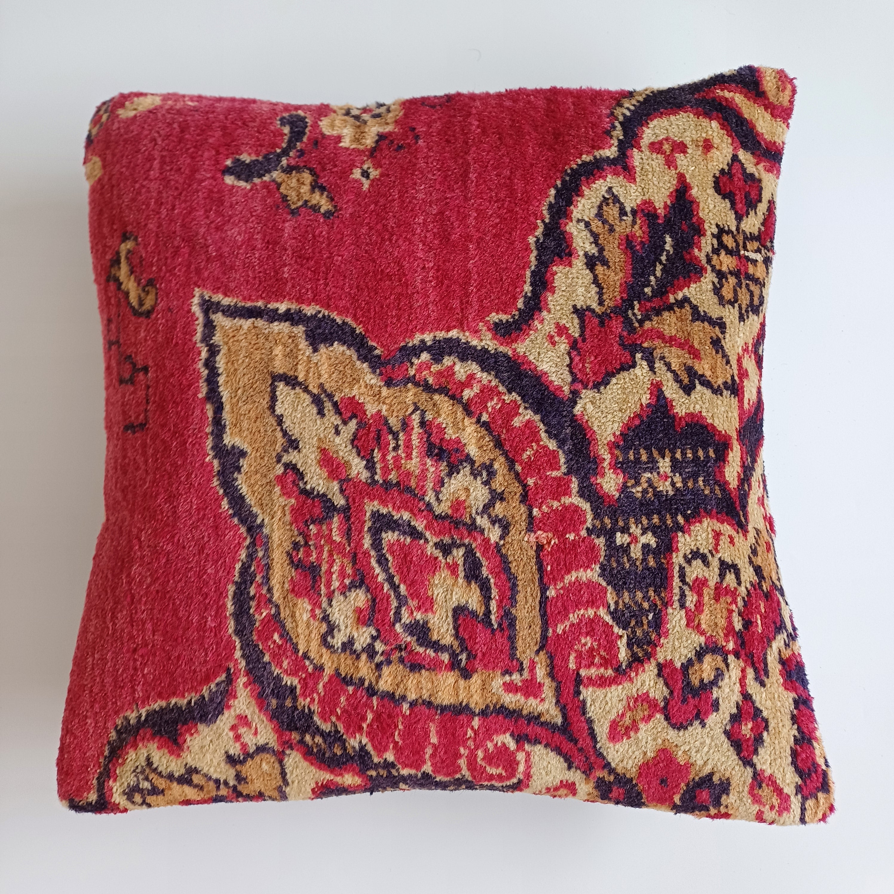 Red Vintage Cushion Cover 16''x16'' / 40x40 CM