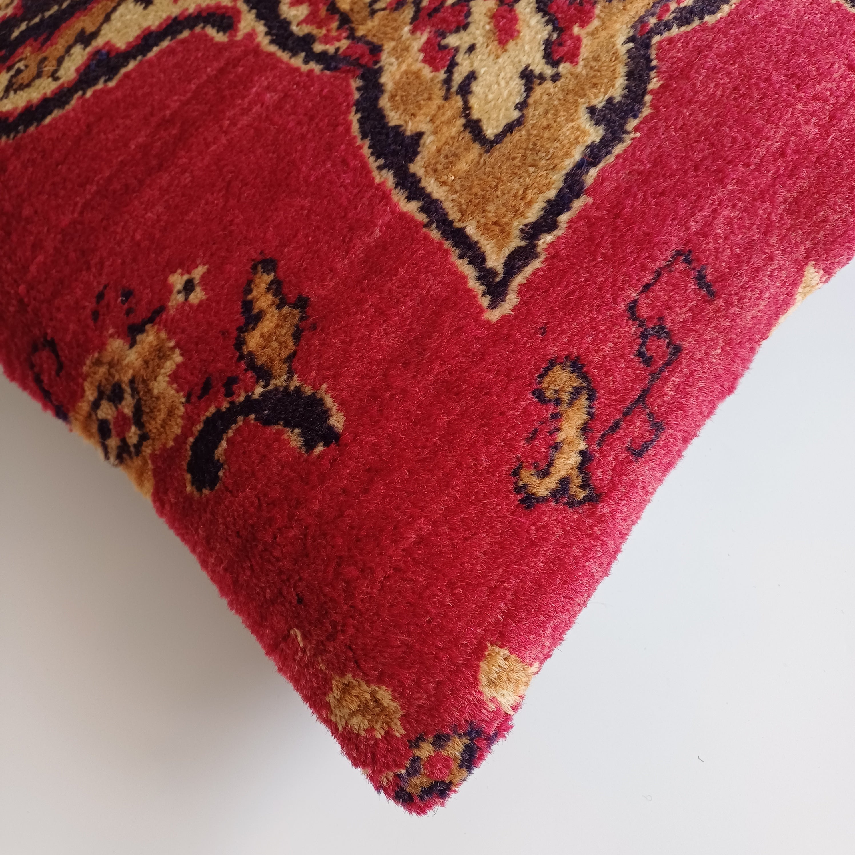 Red Vintage Cushion Cover 16''x16'' / 40x40 CM