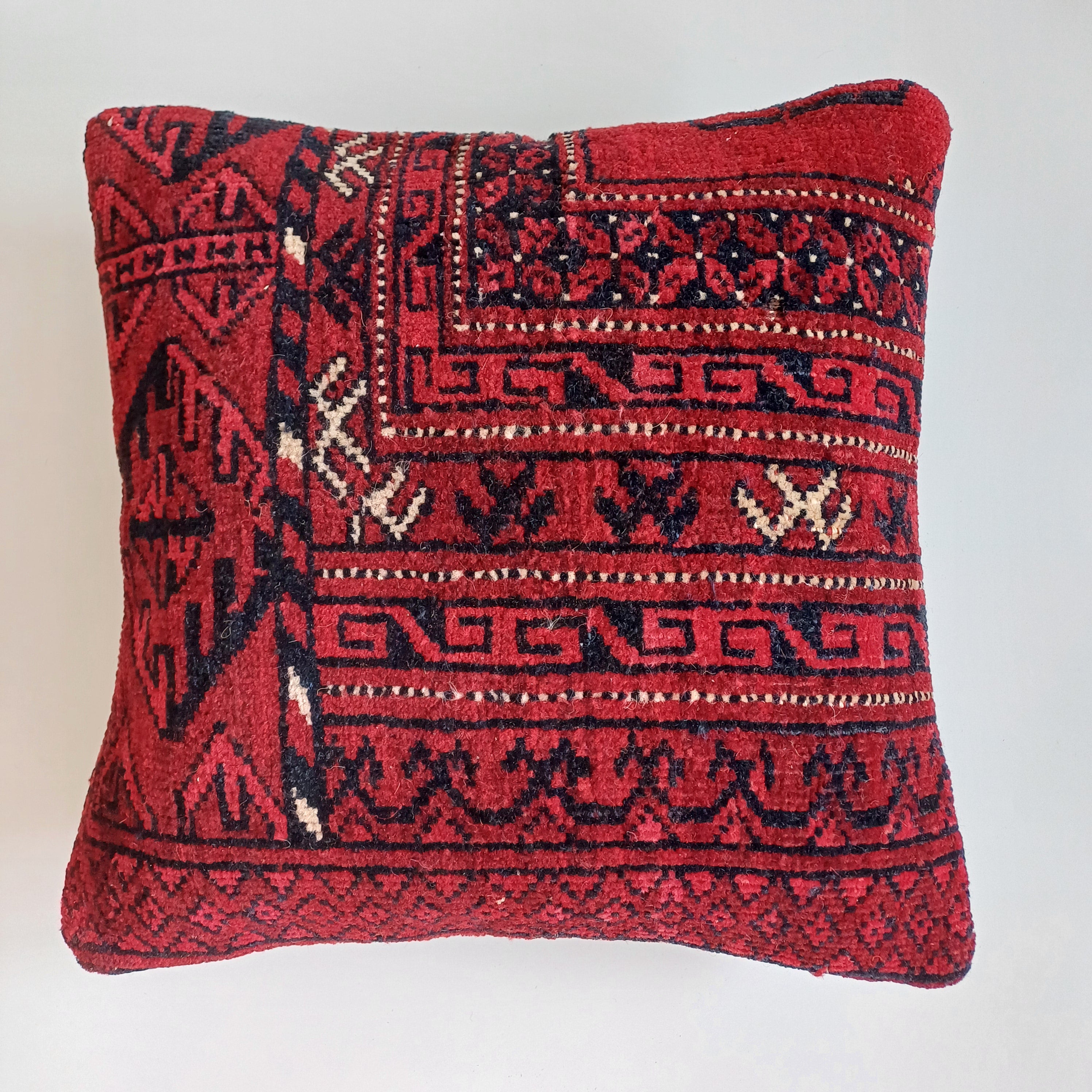 Red Vintage Cushion Cover 16''x16'' / 40x40 CM