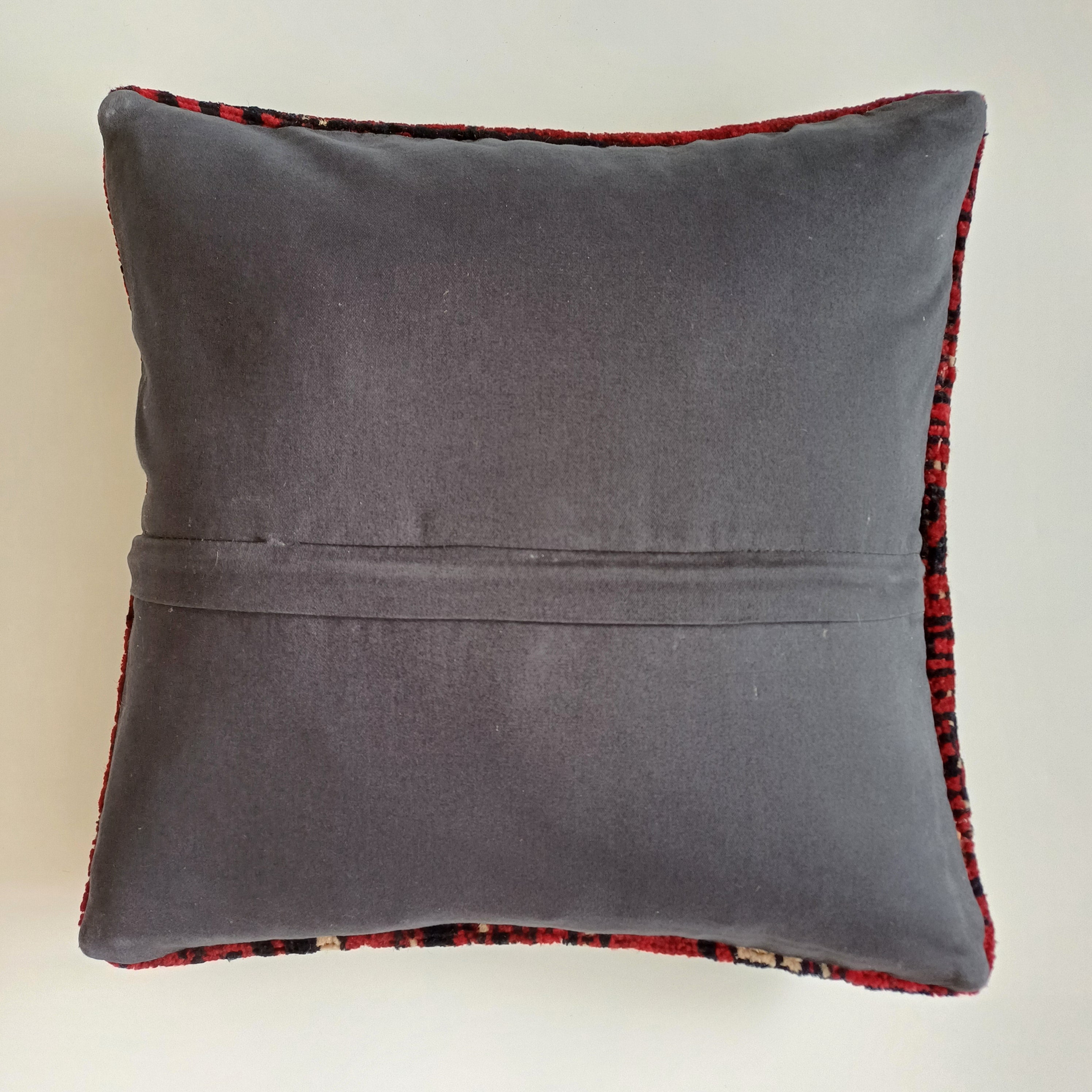Red Vintage Cushion Cover 16''x16'' / 40x40 CM