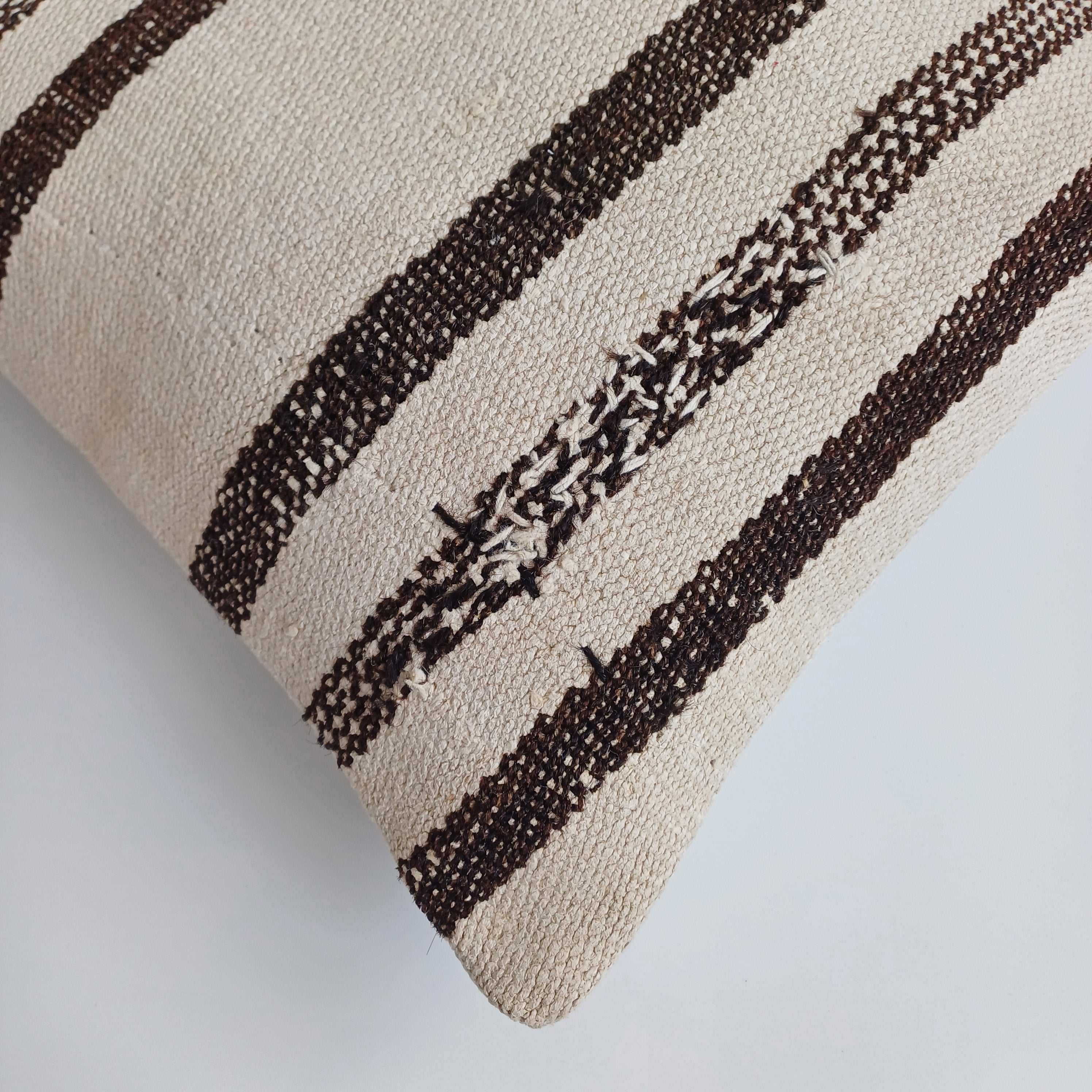 Cream Vintage Cushion Cover 16''x16'' / 40x40 CM