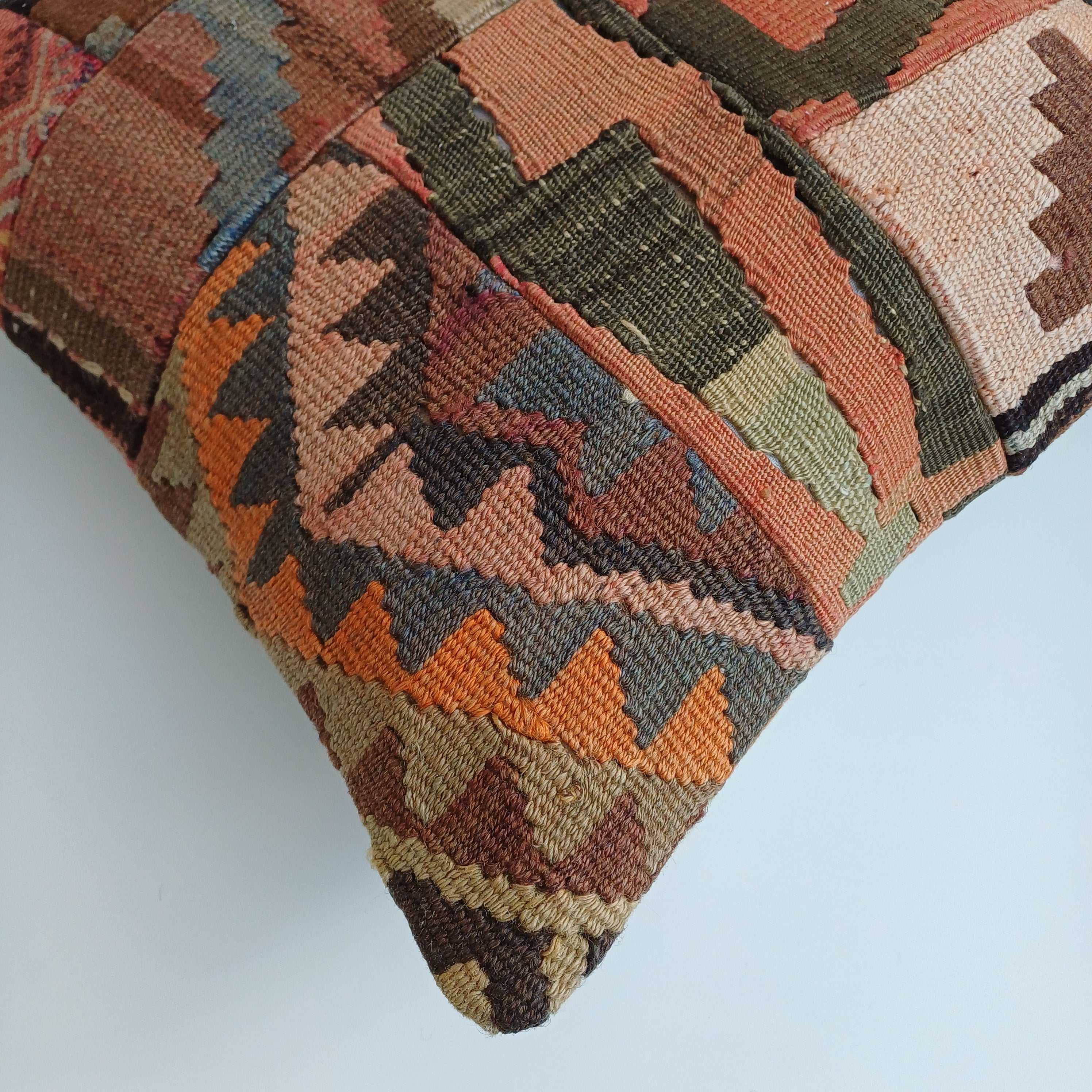 Vintage Turkish Rug Cushion Cover 18''x18'' / 45x45 CM