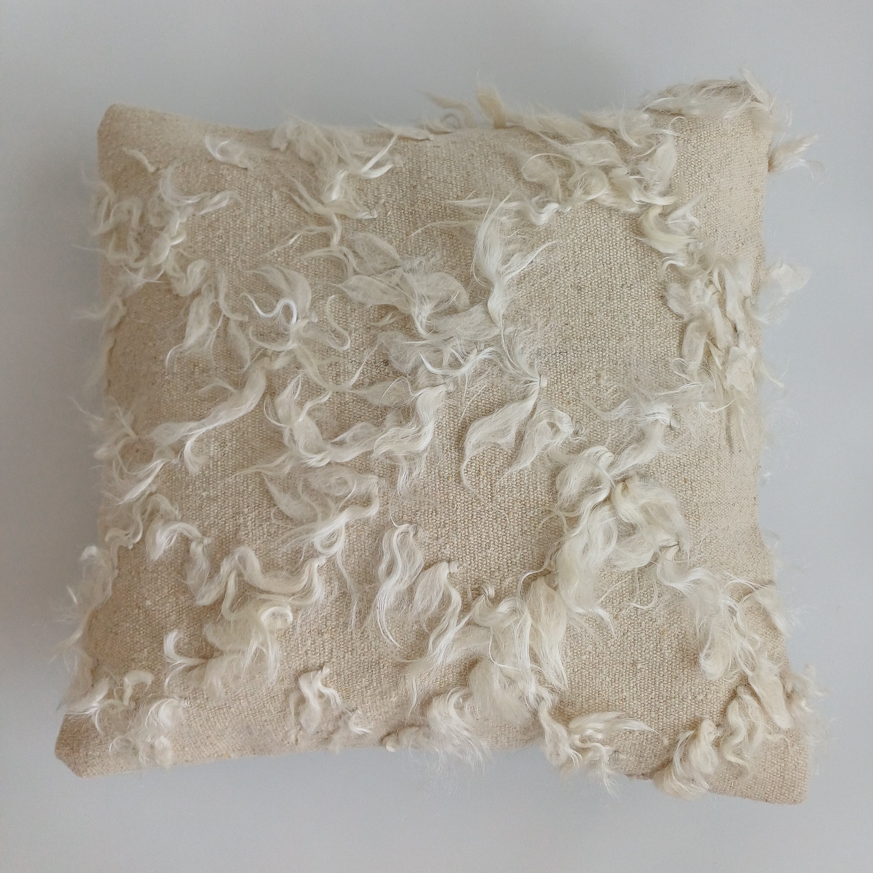 White Wool Turkish Rug Cushion Cover 20''x20'' / 50x50 CM