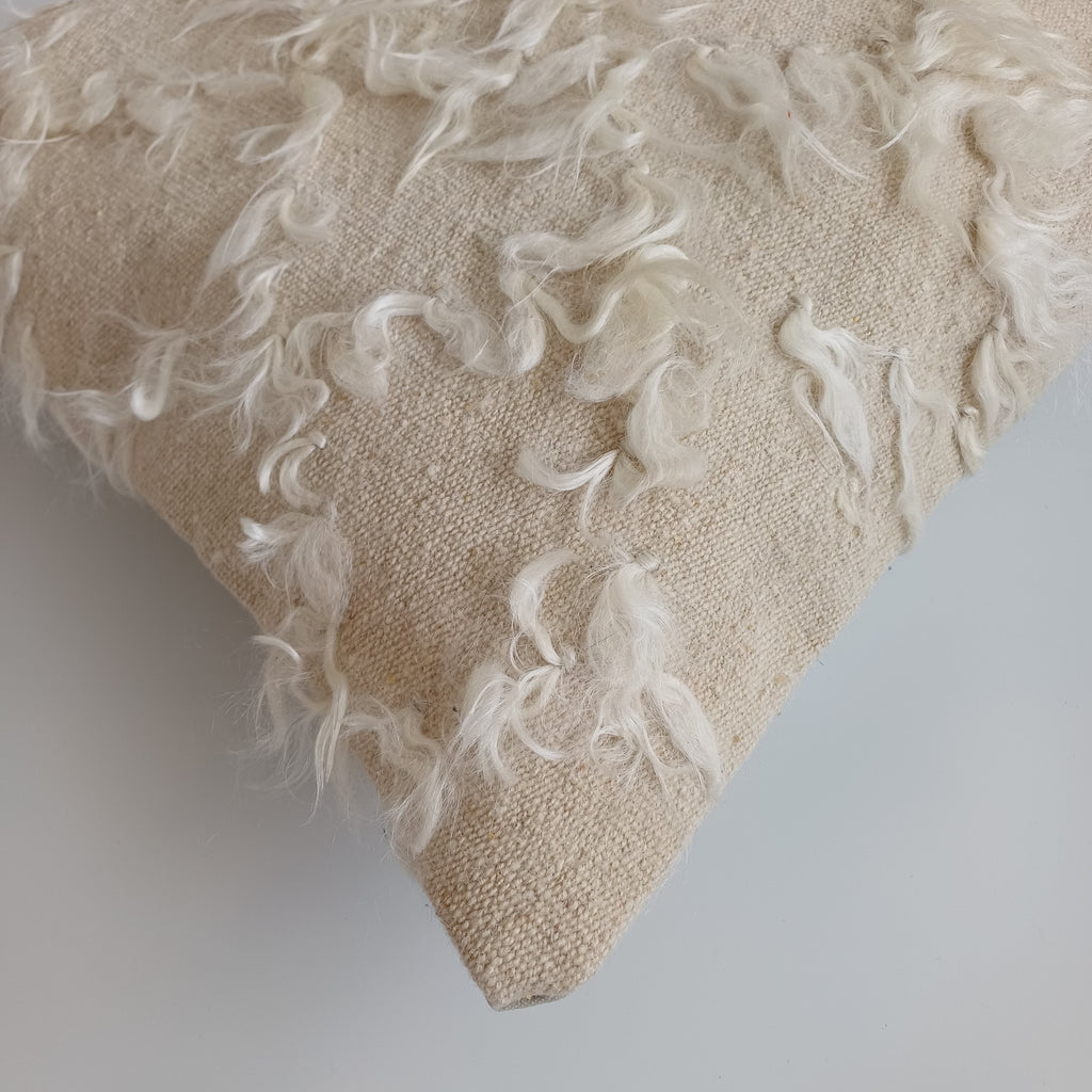 White Wool Turkish Rug Cushion Cover 20''x20'' / 50x50 CM