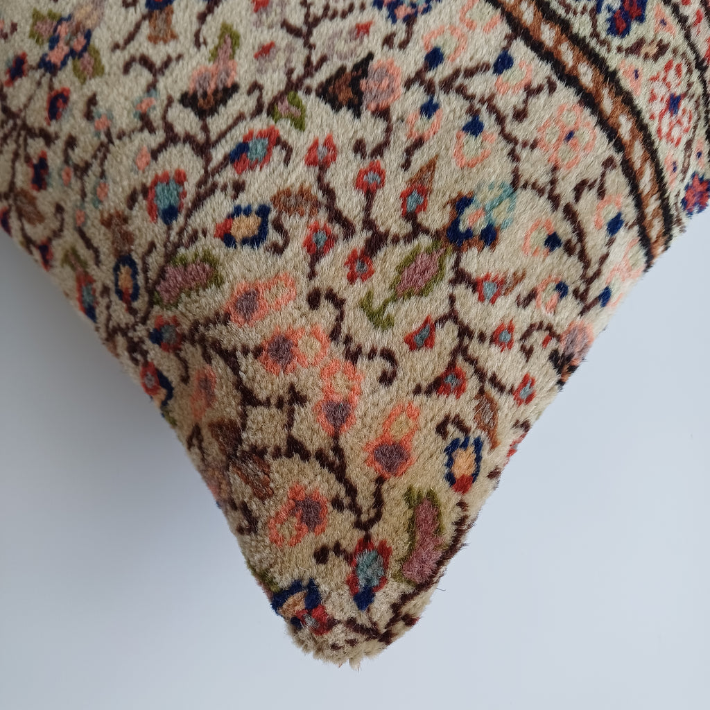 Handmade Floral Carpet Cushion Cover 16''x16'' / 40x40 CM
