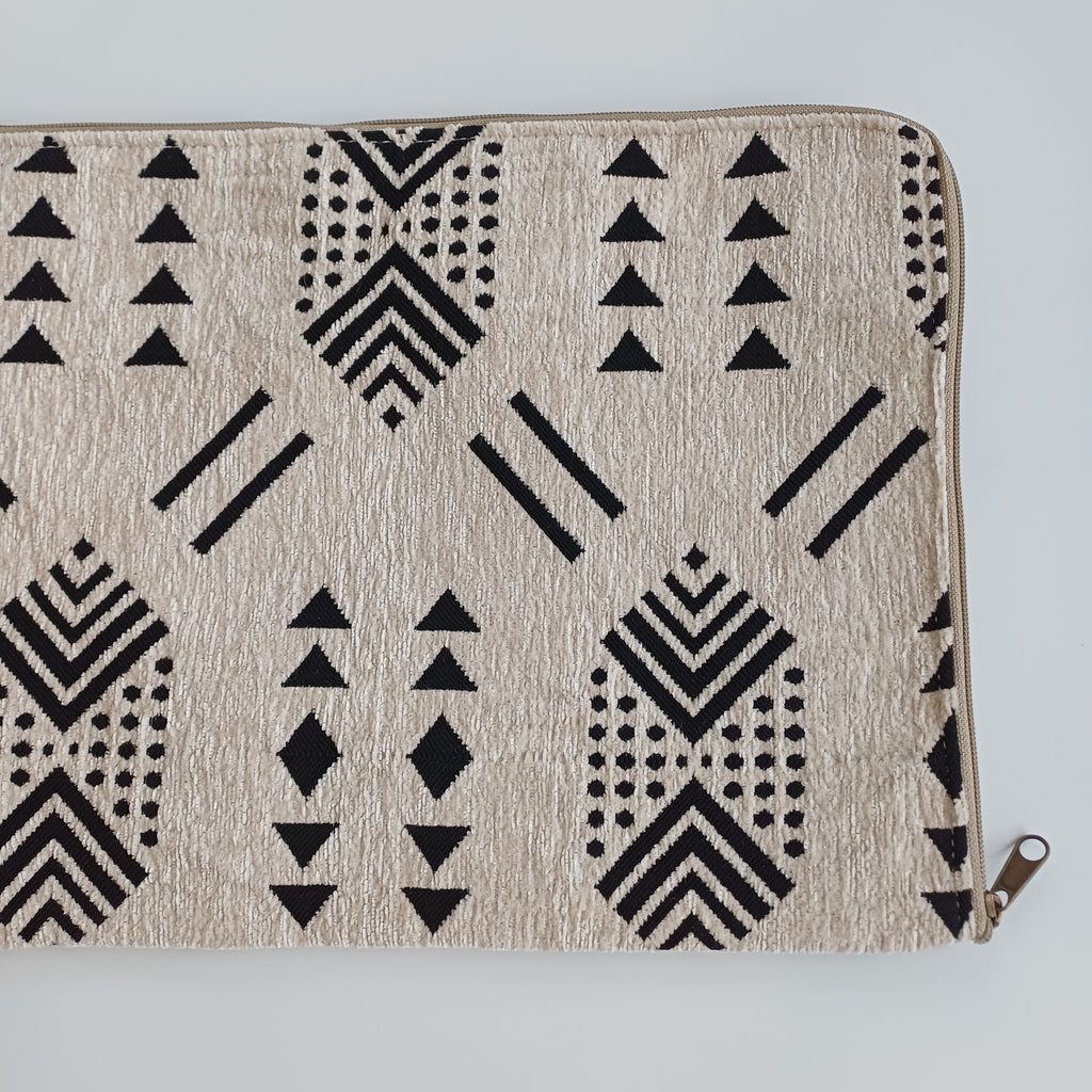 Moroccan Soft White Handmade Velvet Laptop Sleeve 36x27 CM