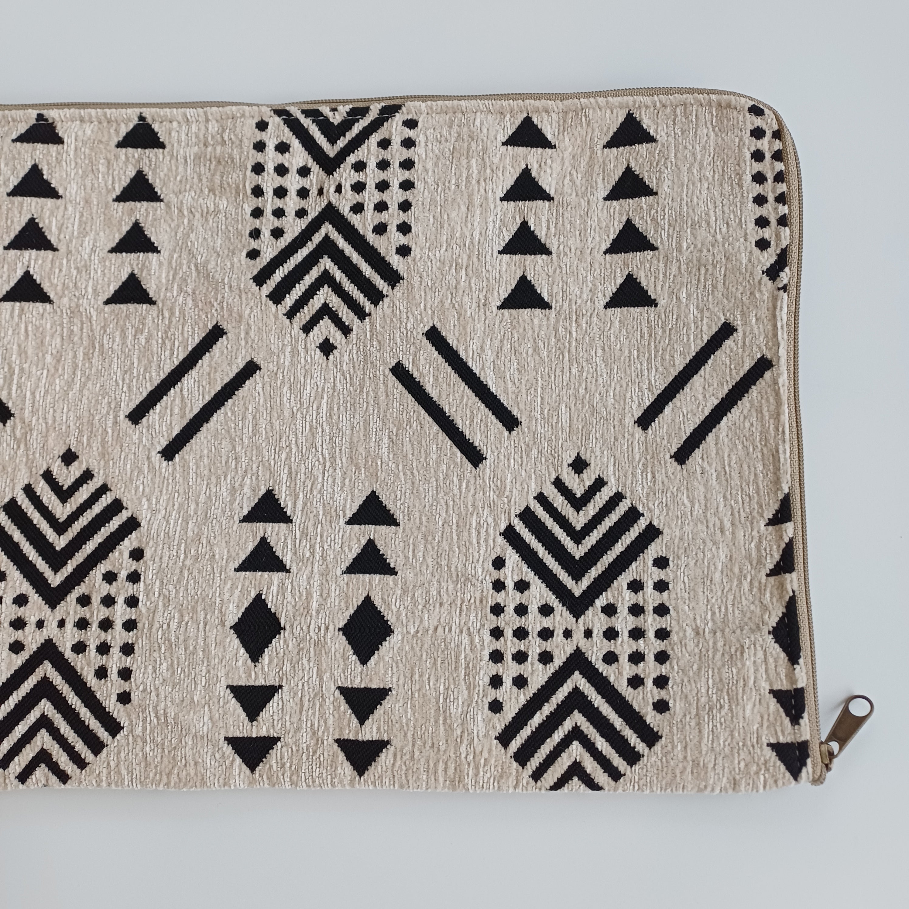 Moroccan Soft White Handmade Velvet Laptop Sleeve 36x27 CM