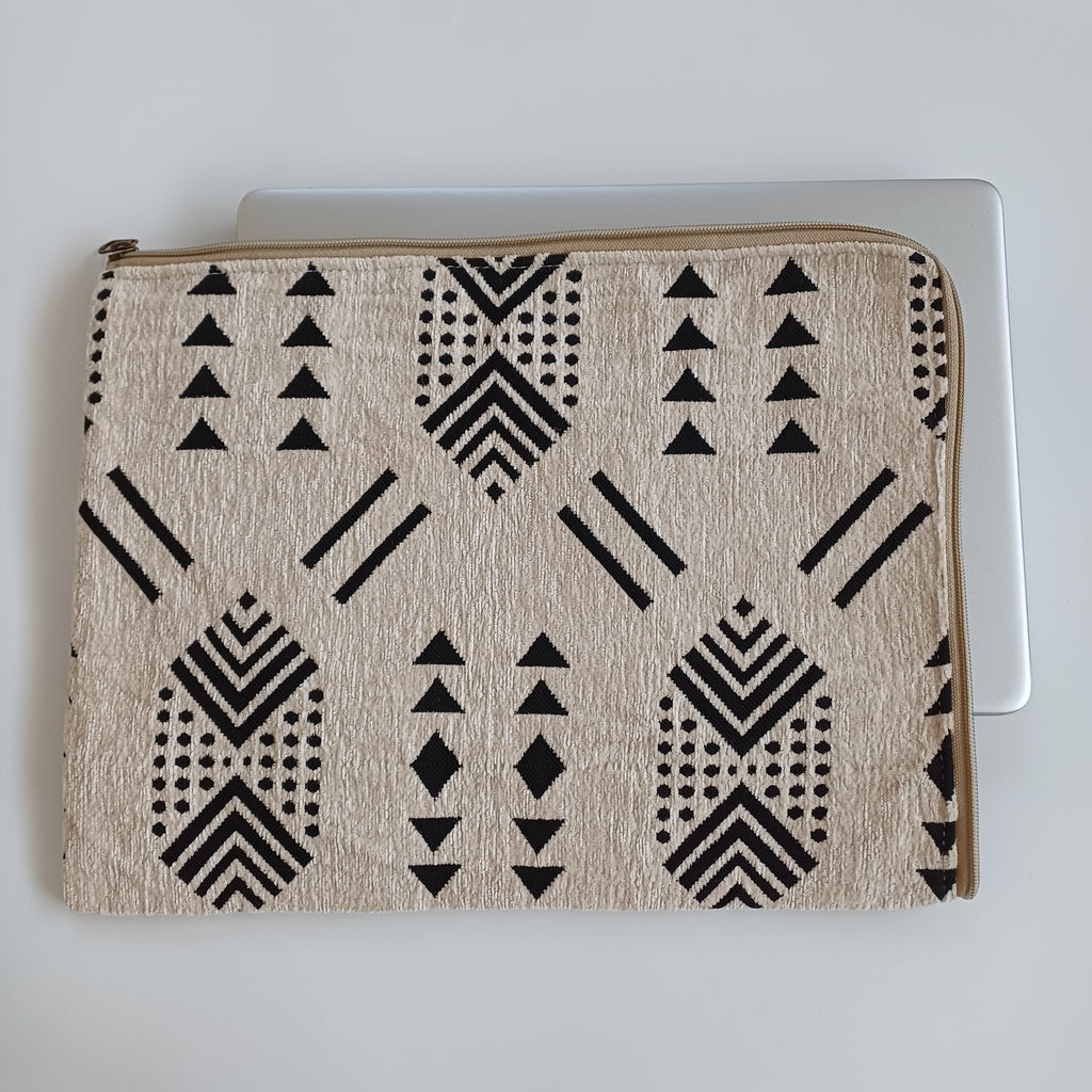 Moroccan Soft White Handmade Velvet Laptop Sleeve 36x27 CM