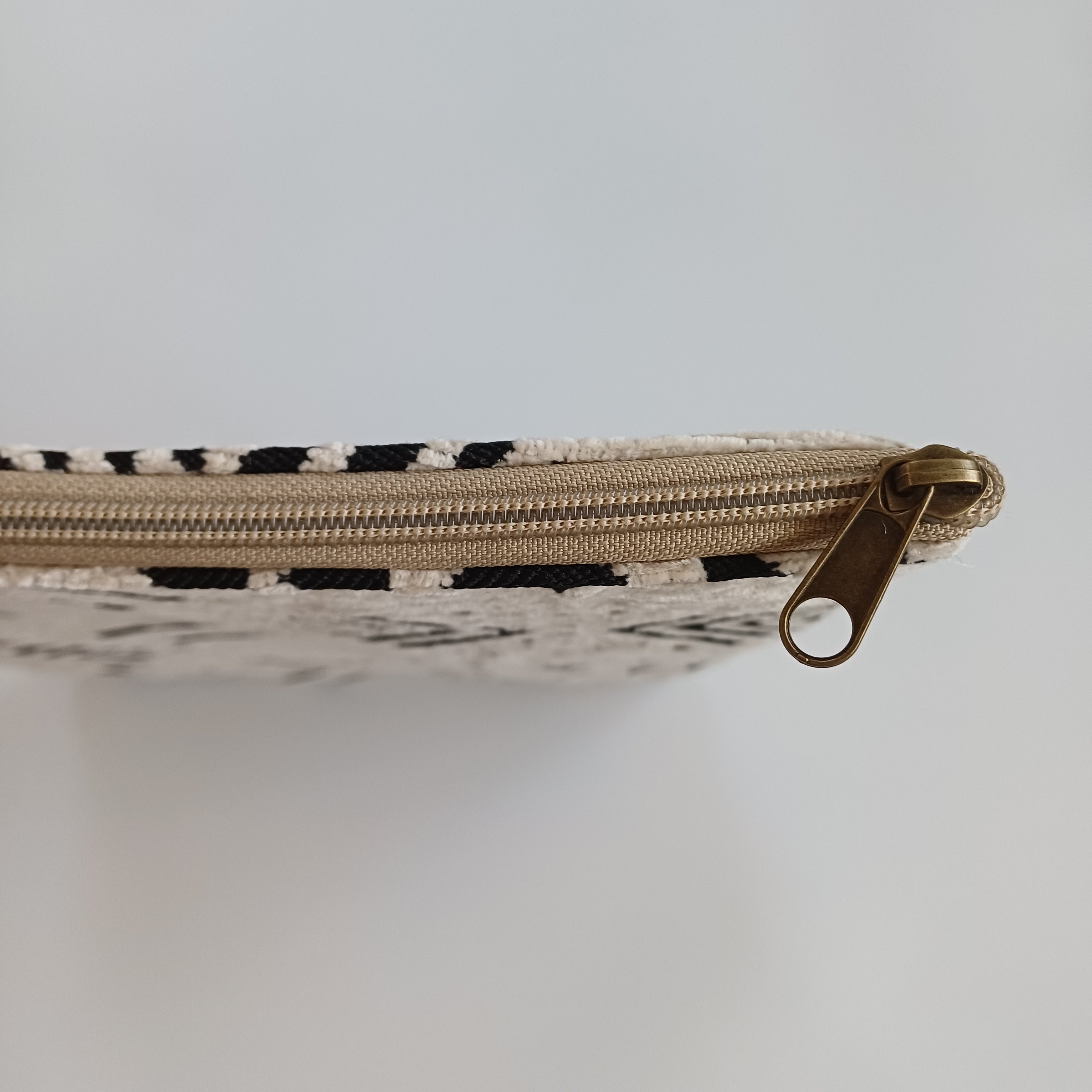 Moroccan Soft White Handmade Velvet Laptop Sleeve 36x27 CM